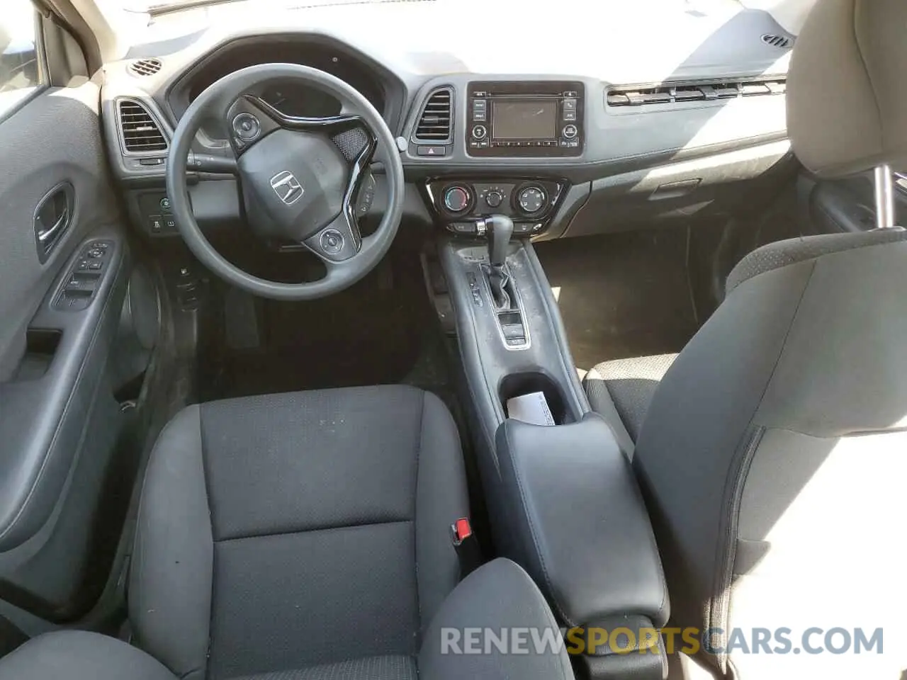 8 Photograph of a damaged car 3CZRU6H31KG728173 HONDA HR-V 2019