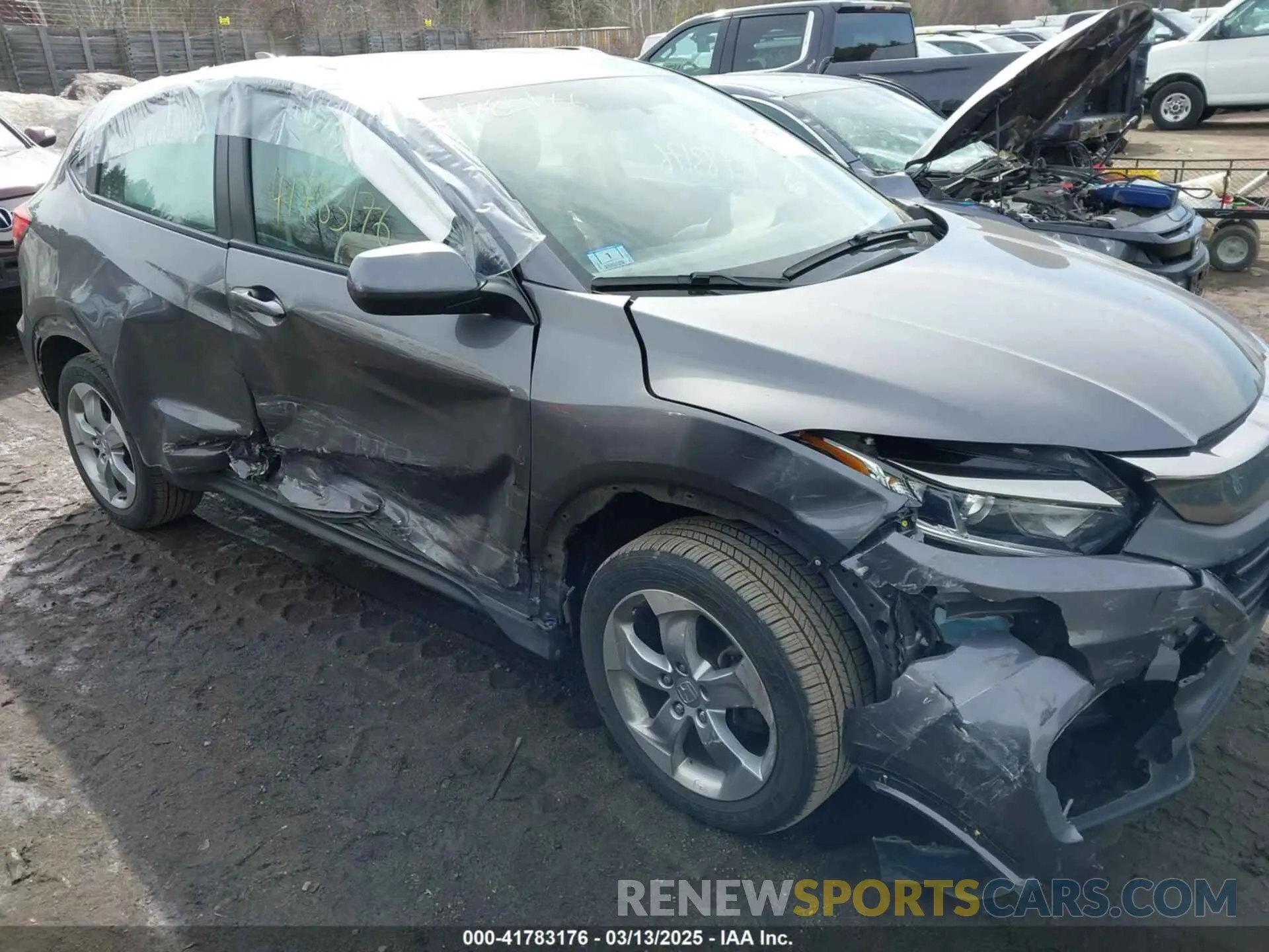 13 Photograph of a damaged car 3CZRU6H32KG710054 HONDA HR-V 2019