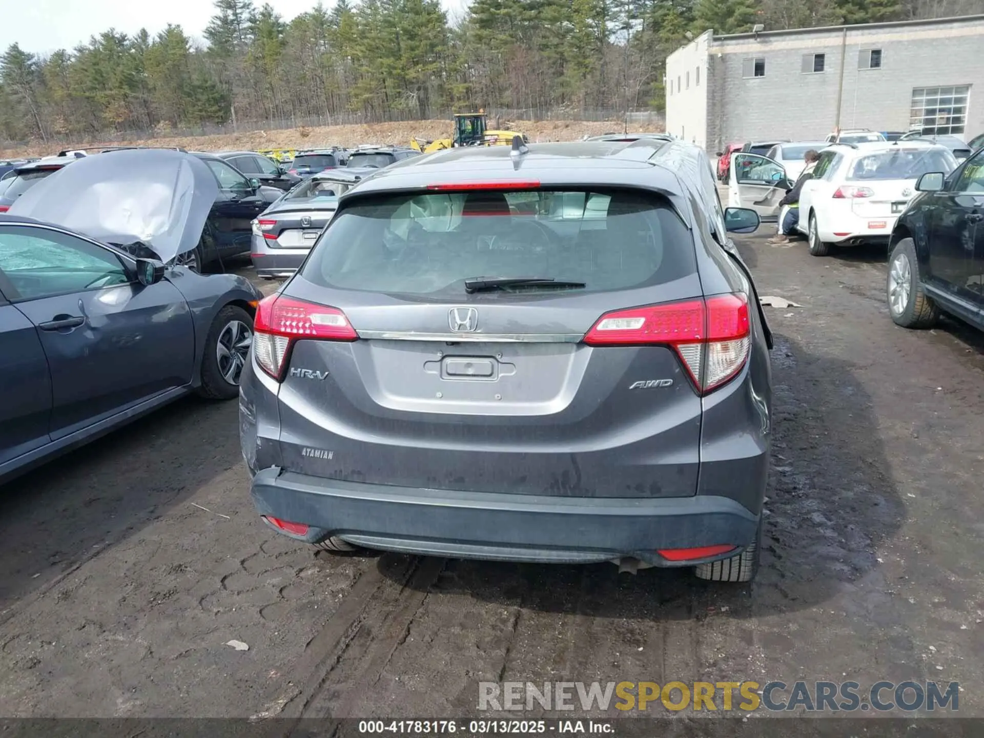 16 Photograph of a damaged car 3CZRU6H32KG710054 HONDA HR-V 2019