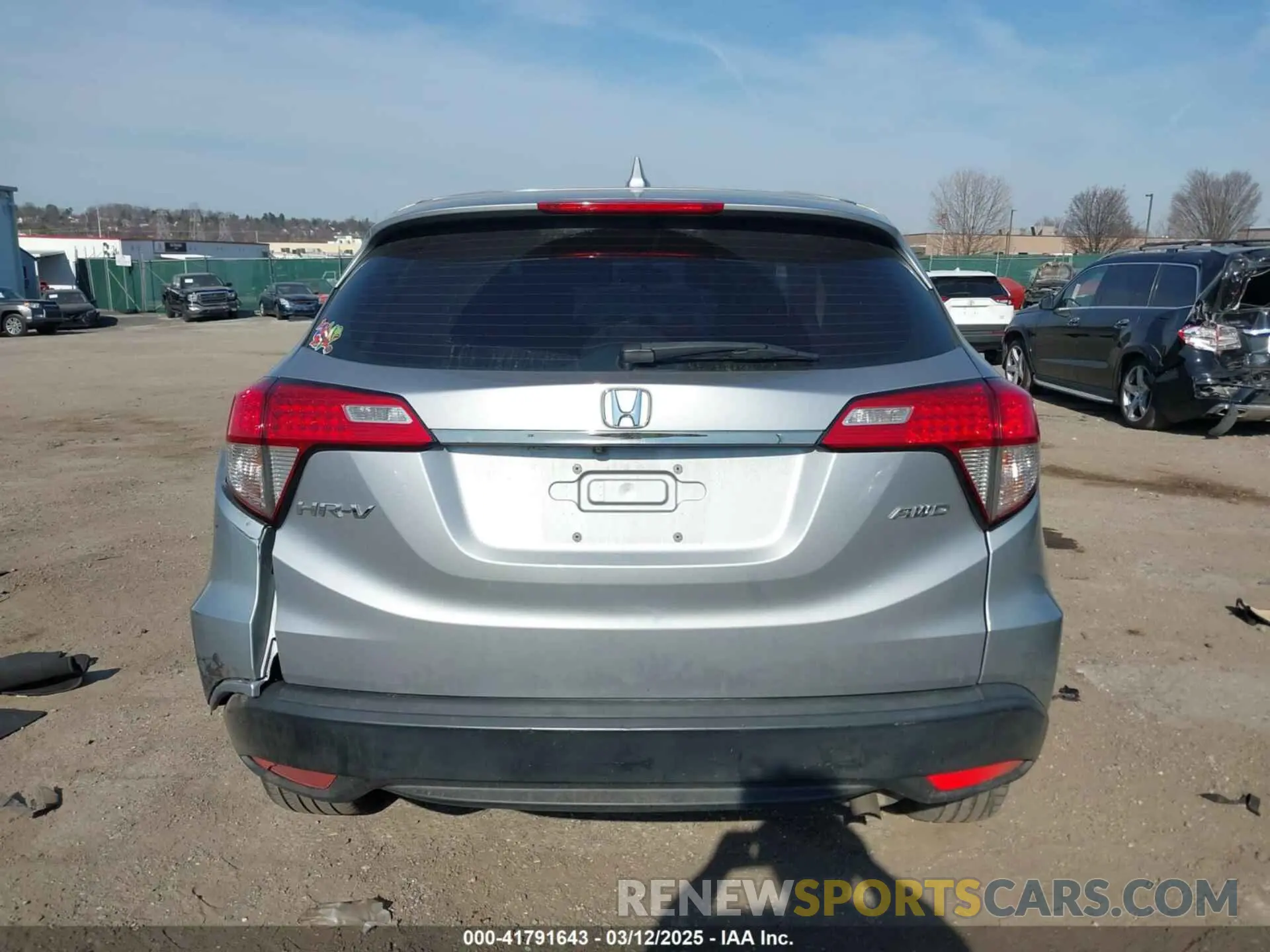 15 Photograph of a damaged car 3CZRU6H32KG711625 HONDA HR-V 2019
