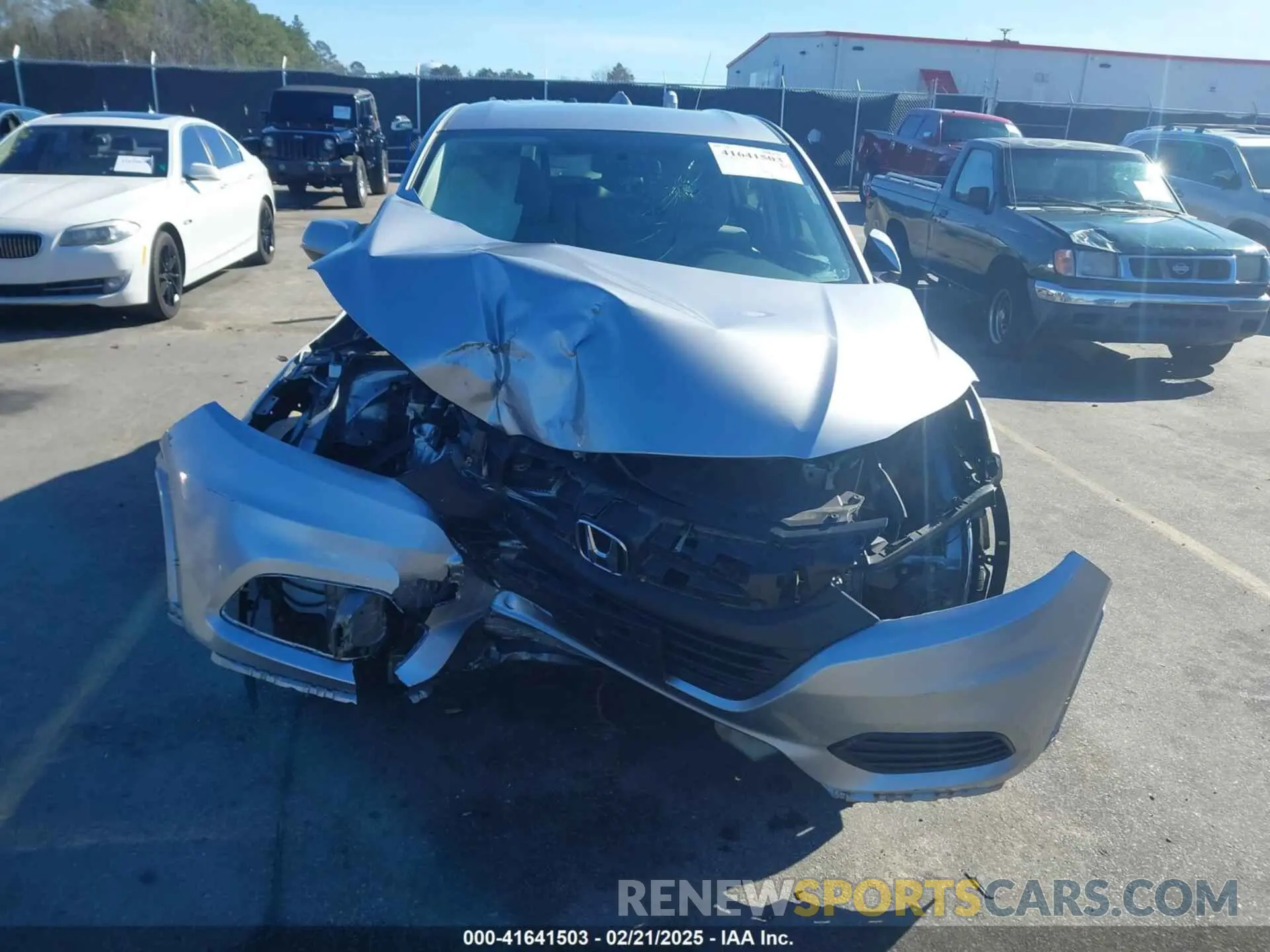 12 Photograph of a damaged car 3CZRU6H32KG732412 HONDA HR-V 2019