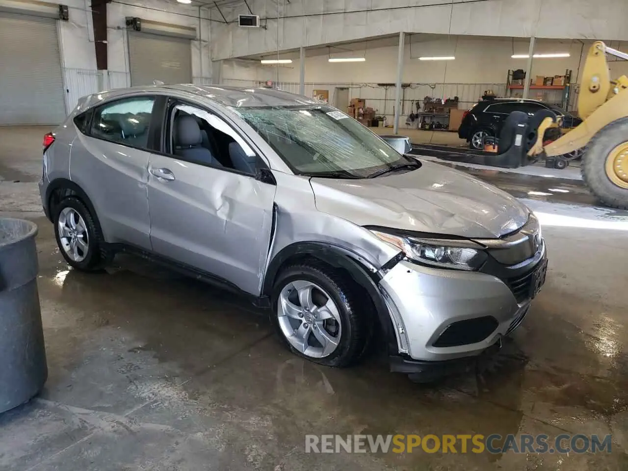 4 Photograph of a damaged car 3CZRU6H32KG732880 HONDA HR-V 2019