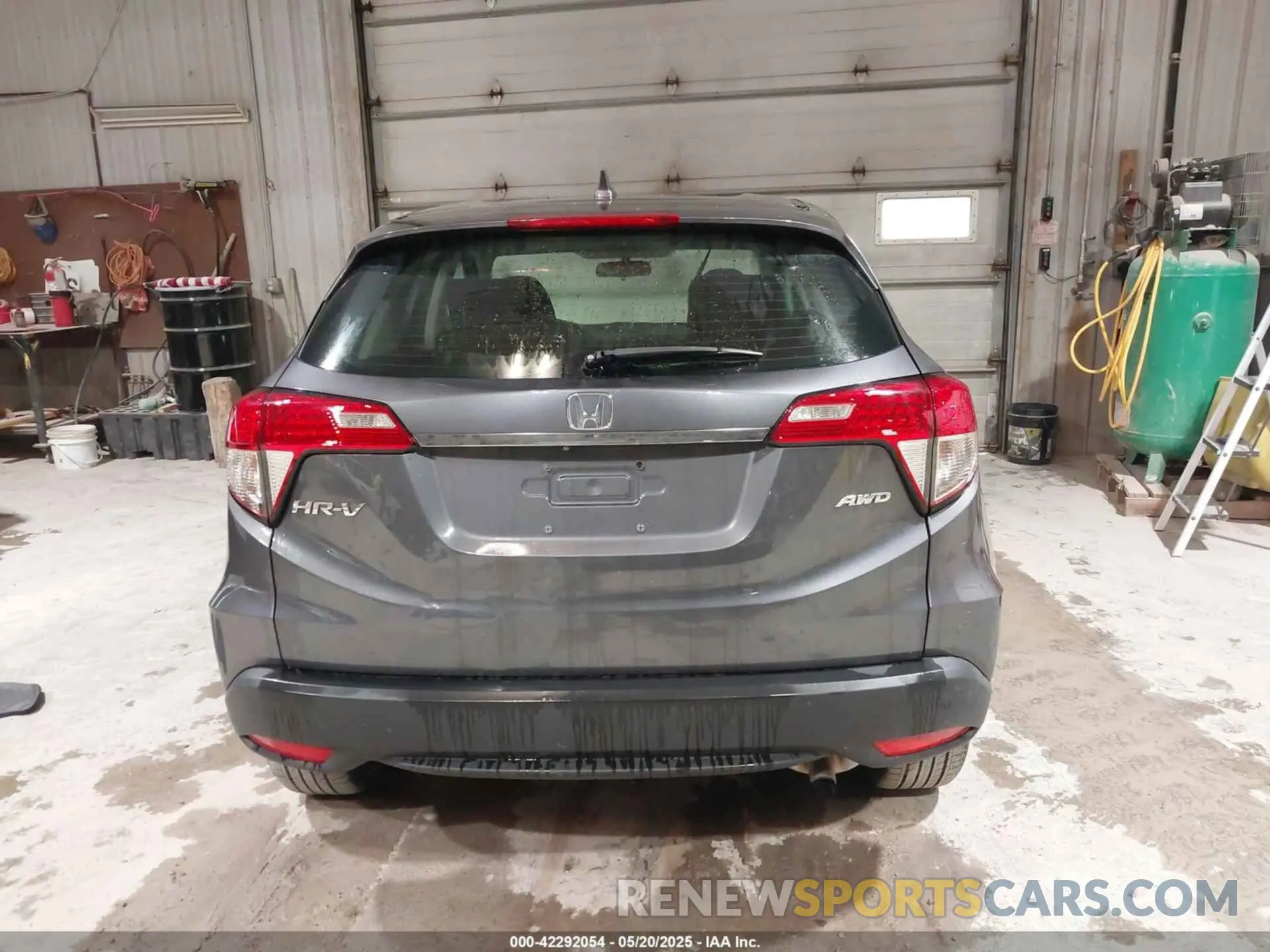 16 Photograph of a damaged car 3CZRU6H33KG705428 HONDA HR-V 2019
