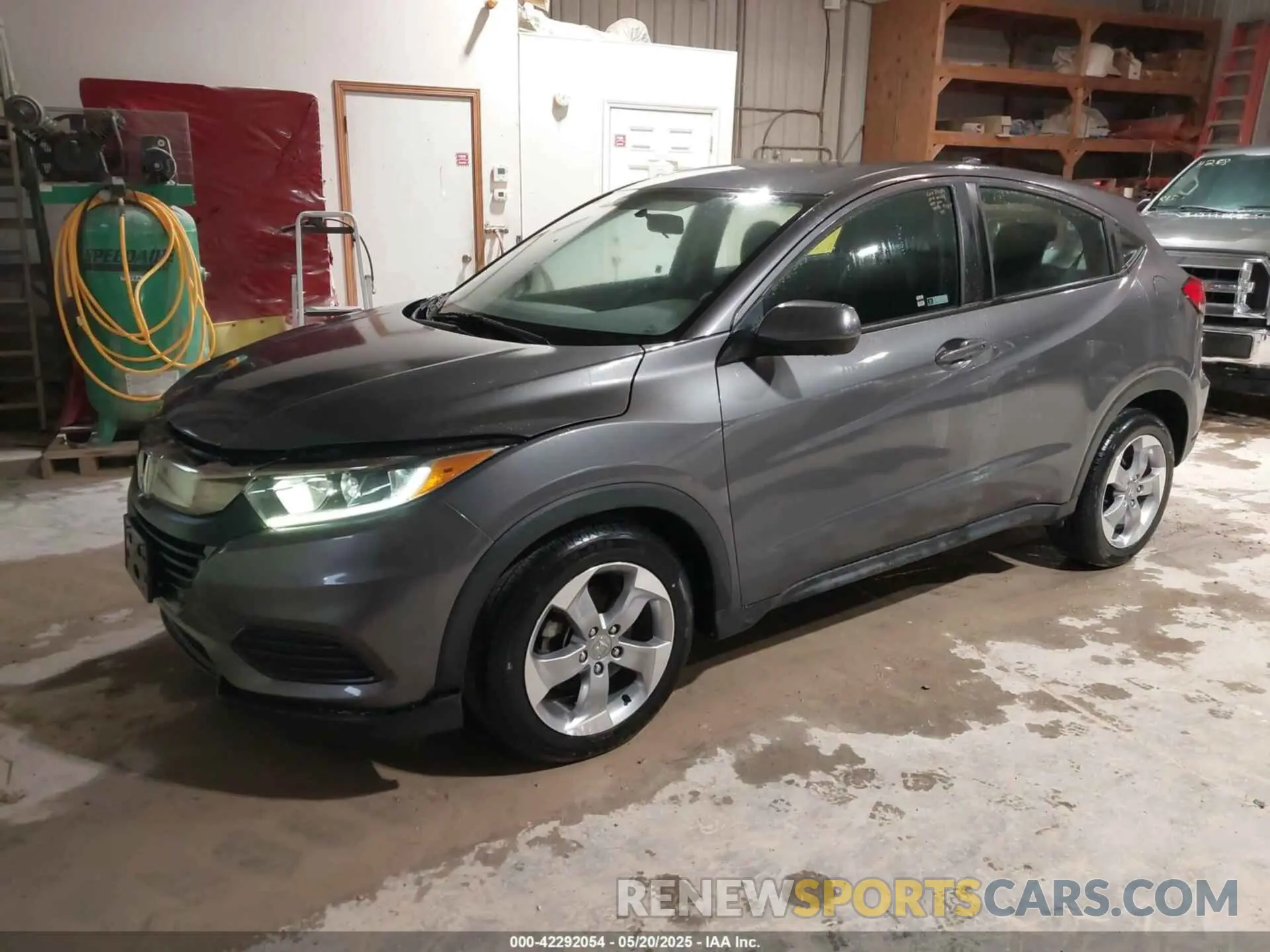 2 Photograph of a damaged car 3CZRU6H33KG705428 HONDA HR-V 2019