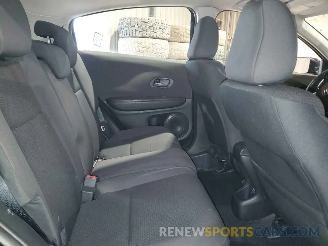 11 Photograph of a damaged car 3CZRU6H33KG720351 HONDA HR-V 2019