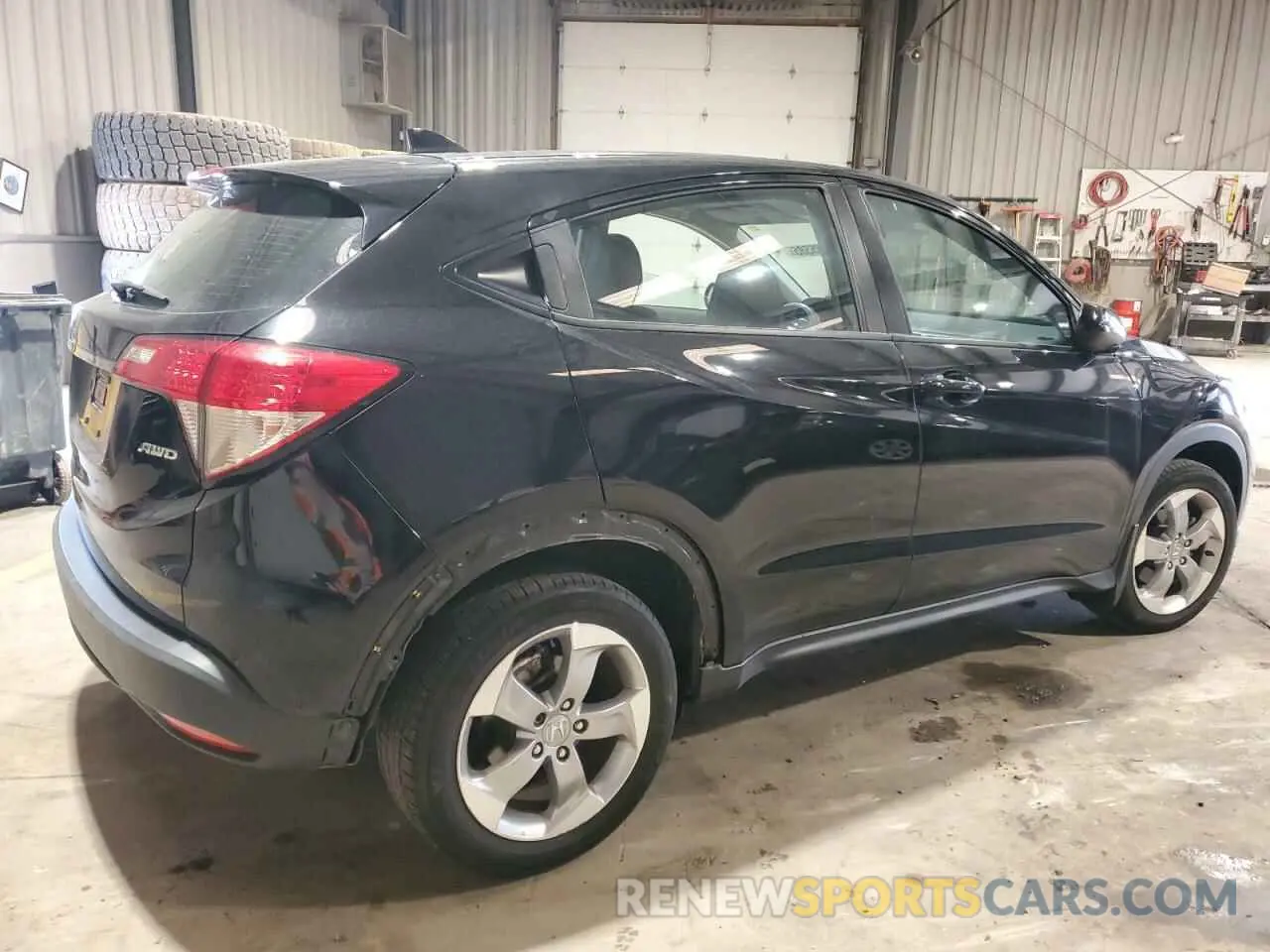 3 Photograph of a damaged car 3CZRU6H33KG720351 HONDA HR-V 2019