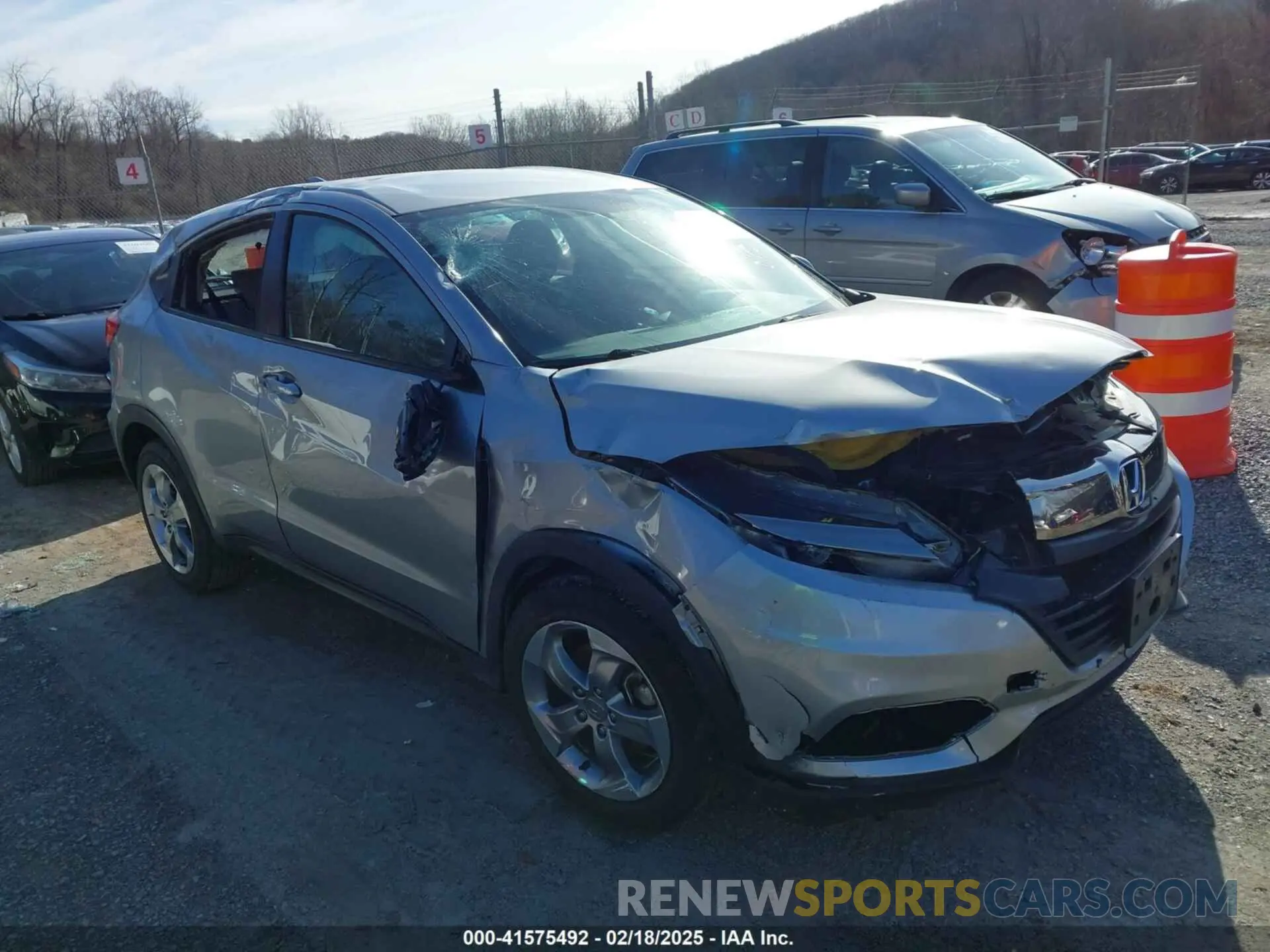 1 Photograph of a damaged car 3CZRU6H33KG728028 HONDA HR-V 2019