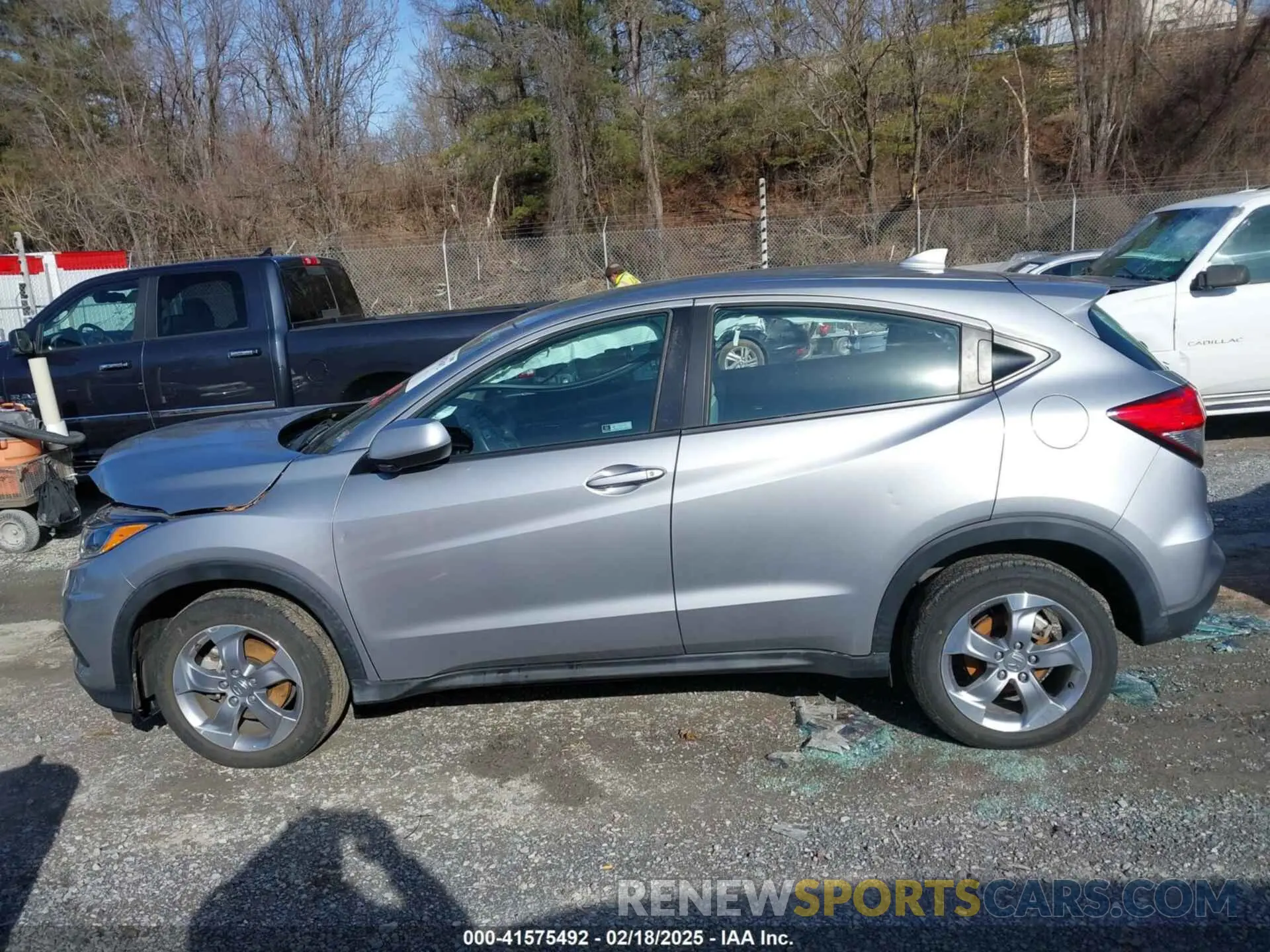 14 Photograph of a damaged car 3CZRU6H33KG728028 HONDA HR-V 2019