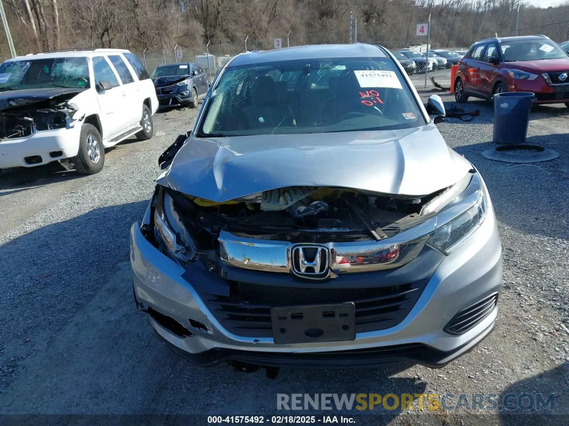 6 Photograph of a damaged car 3CZRU6H33KG728028 HONDA HR-V 2019