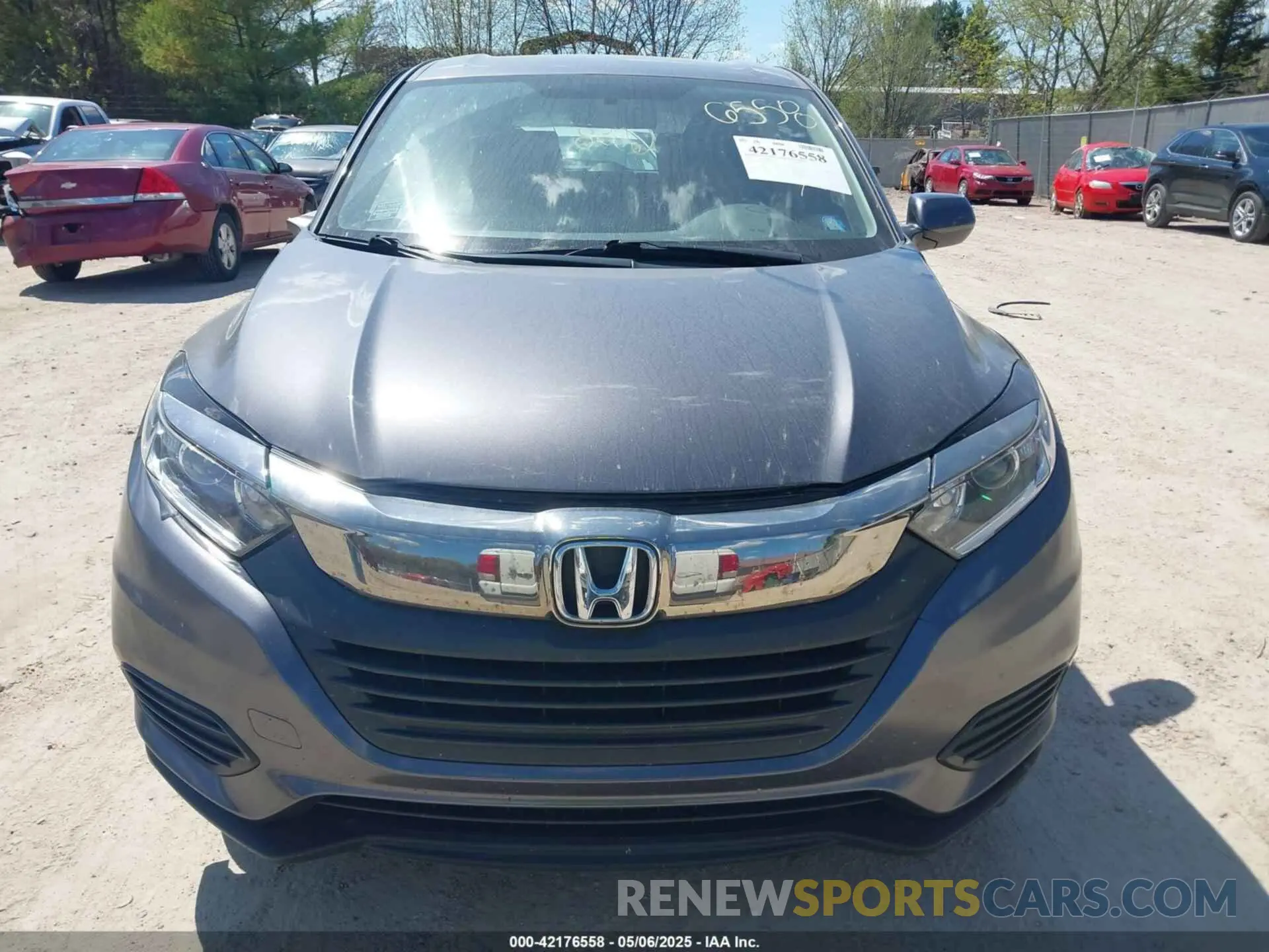 12 Photograph of a damaged car 3CZRU6H34KG705387 HONDA HR-V 2019