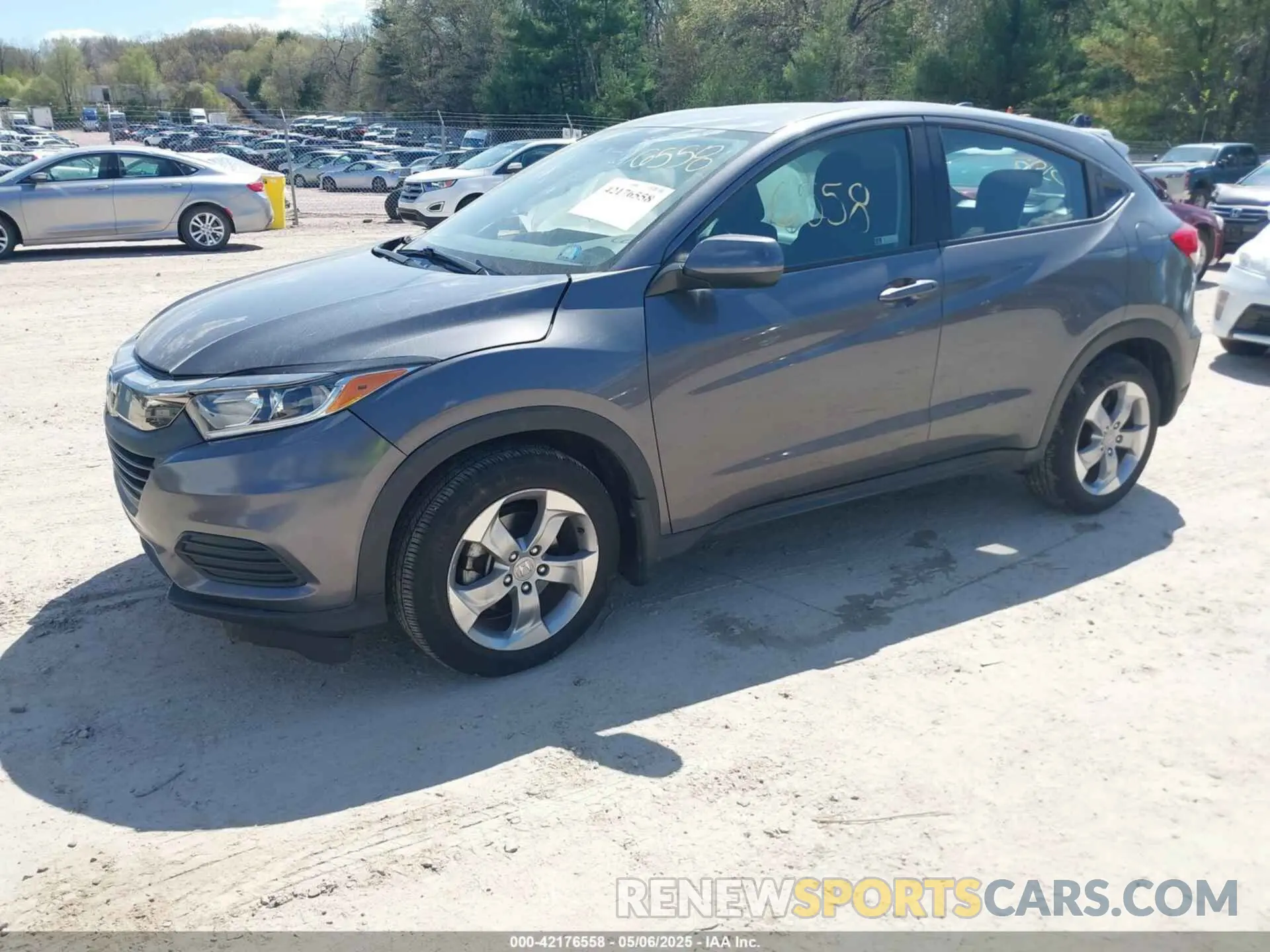 2 Photograph of a damaged car 3CZRU6H34KG705387 HONDA HR-V 2019