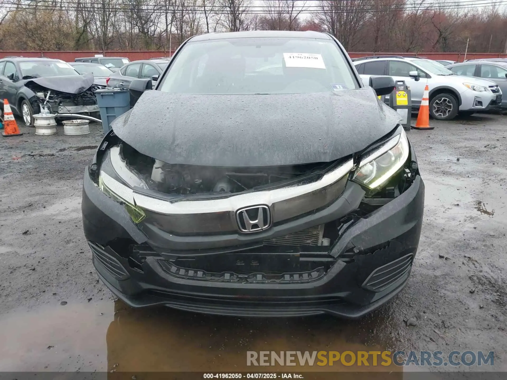 12 Photograph of a damaged car 3CZRU6H34KG723680 HONDA HR-V 2019