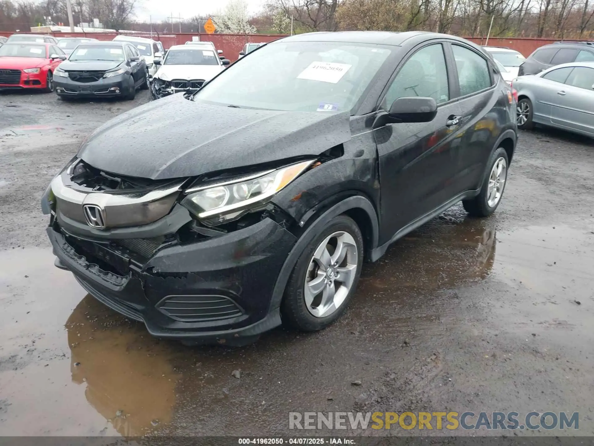 6 Photograph of a damaged car 3CZRU6H34KG723680 HONDA HR-V 2019