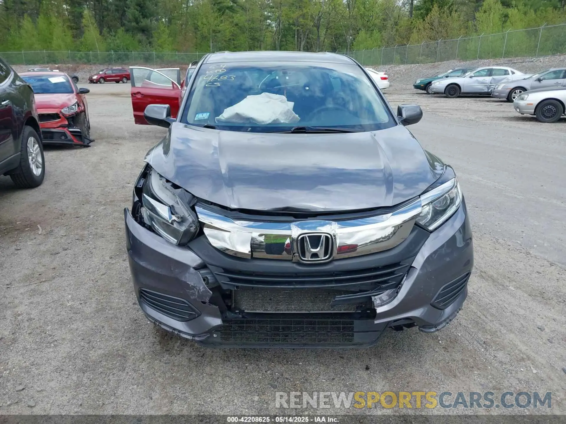 13 Photograph of a damaged car 3CZRU6H34KG724683 HONDA HR-V 2019