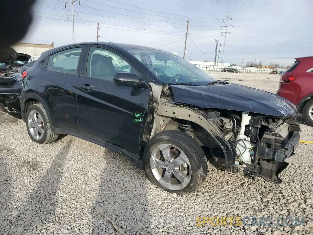 4 Photograph of a damaged car 3CZRU6H34KG727096 HONDA HR-V 2019