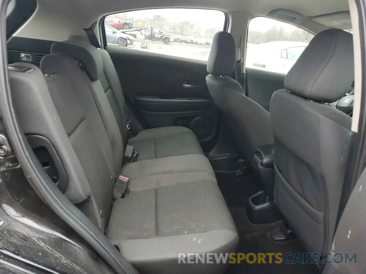 10 Photograph of a damaged car 3CZRU6H34KG729835 HONDA HR-V 2019
