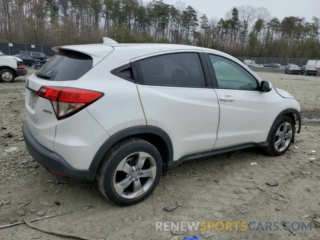 3 Photograph of a damaged car 3CZRU6H34KM705357 HONDA HR-V 2019