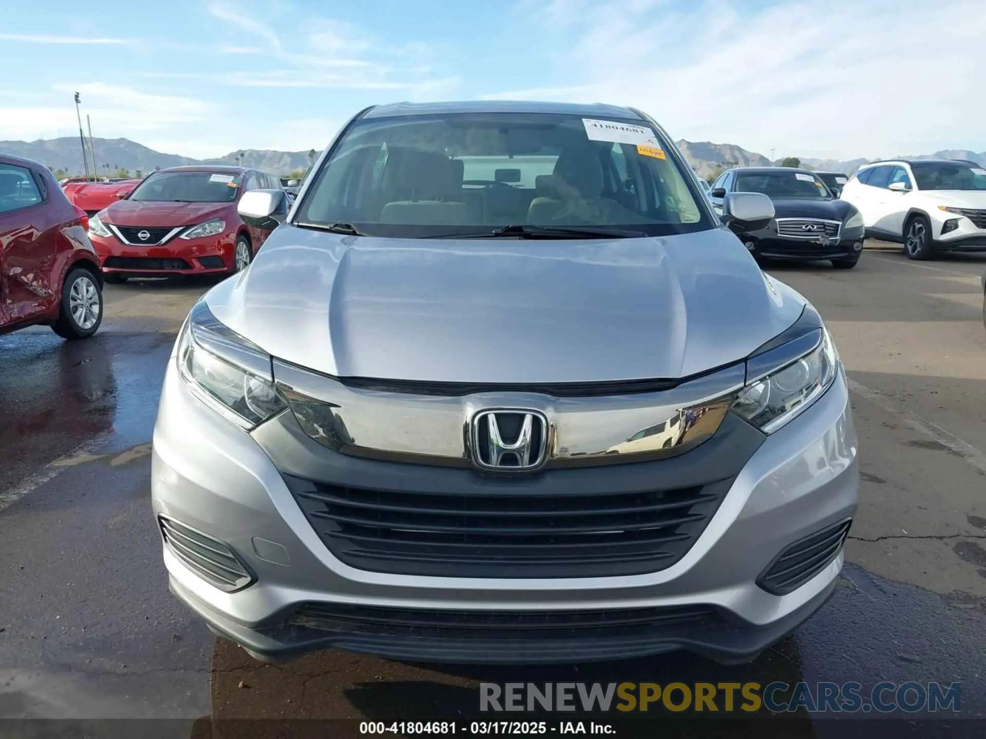 12 Photograph of a damaged car 3CZRU6H35KG705978 HONDA HR-V 2019