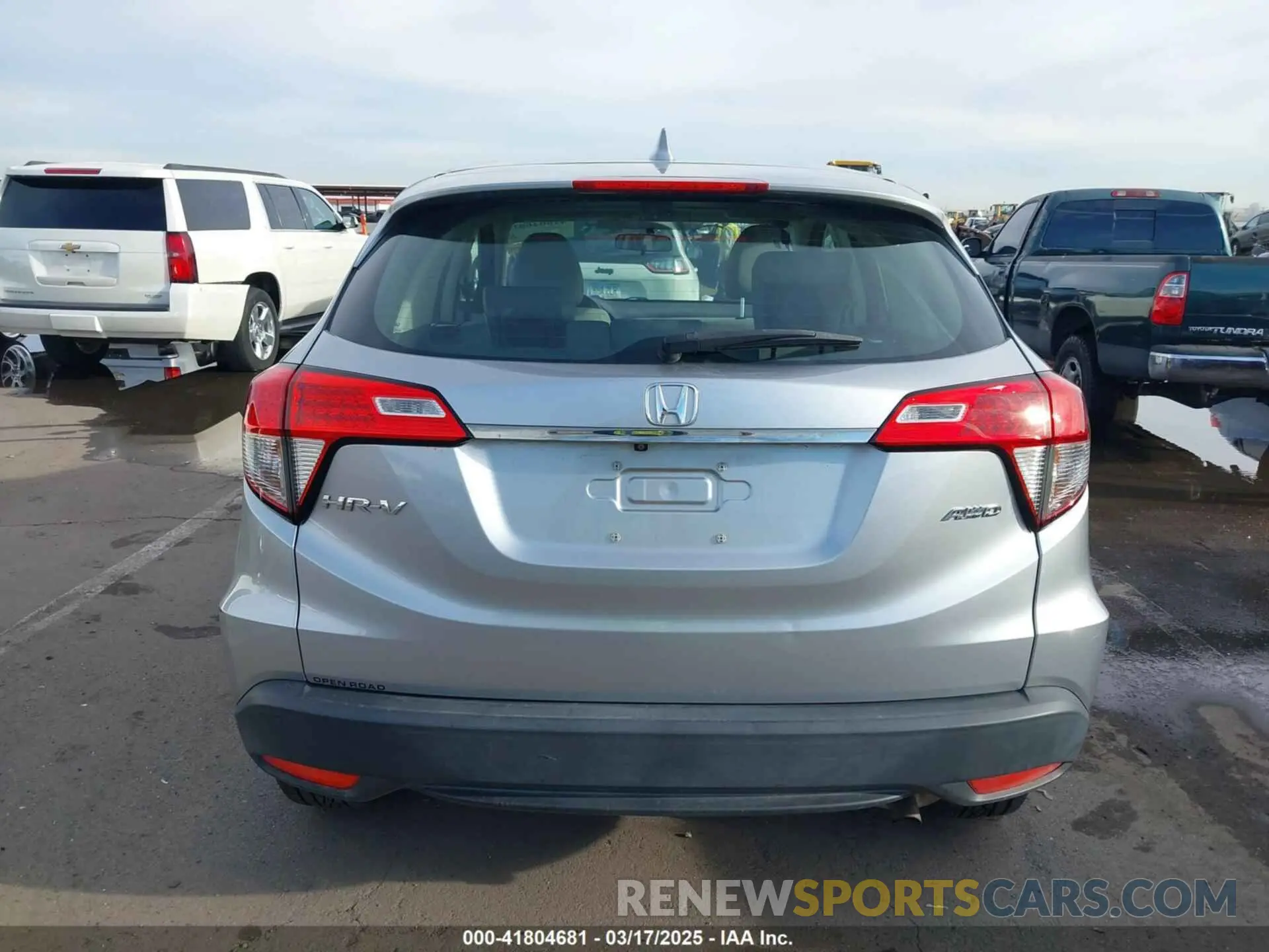 16 Photograph of a damaged car 3CZRU6H35KG705978 HONDA HR-V 2019