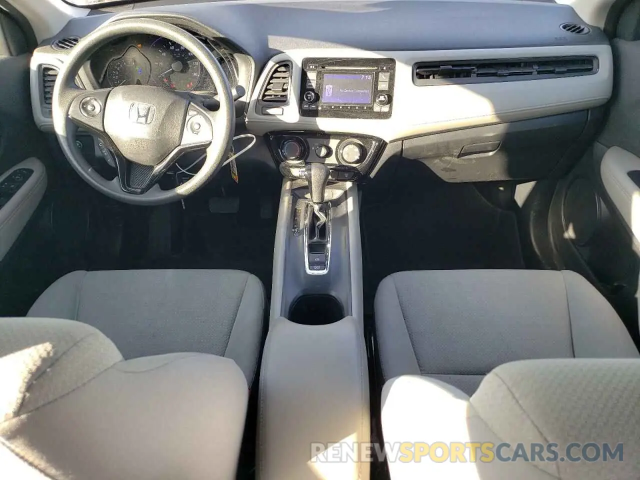 8 Photograph of a damaged car 3CZRU6H35KG708542 HONDA HR-V 2019