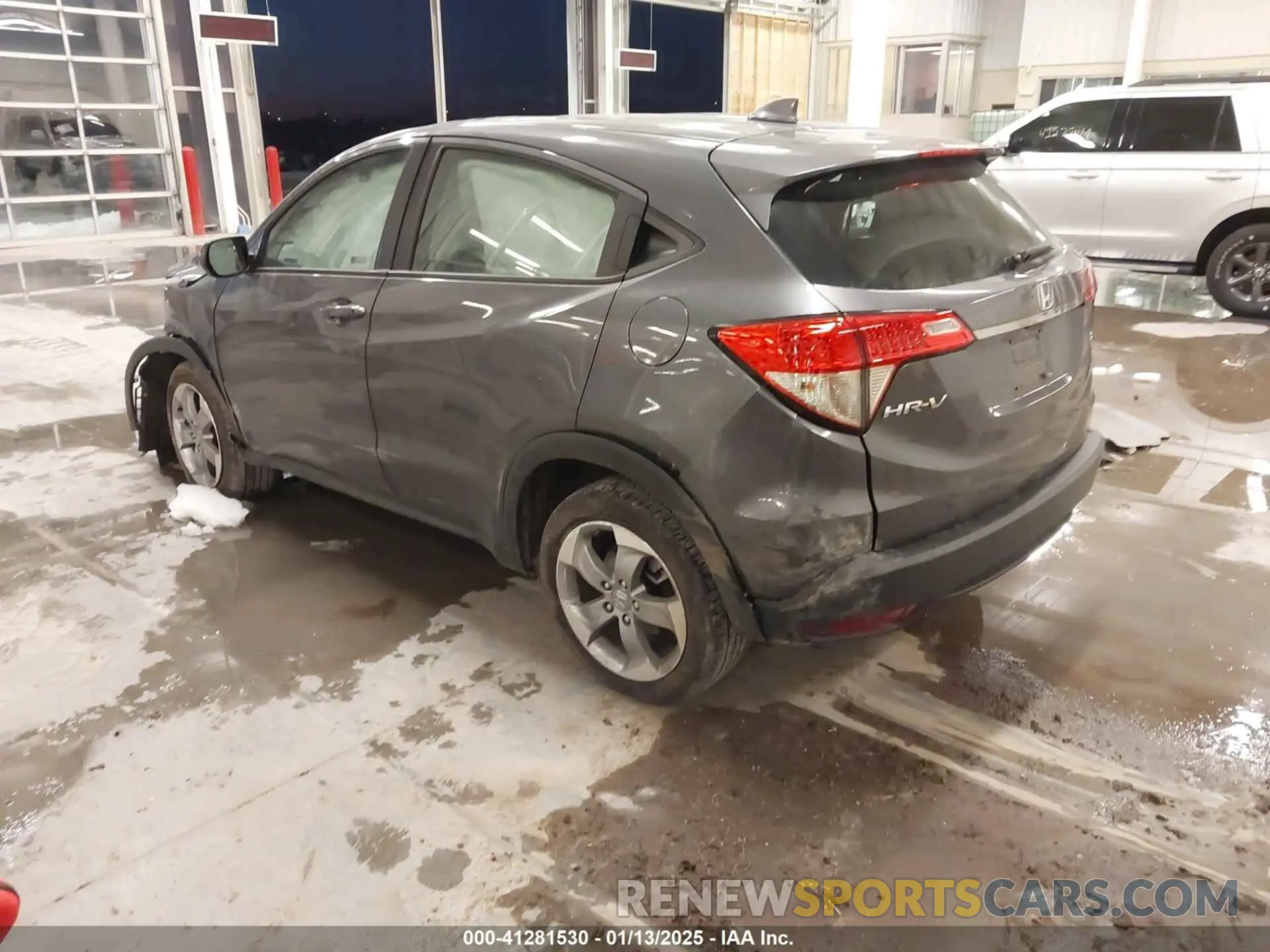 3 Photograph of a damaged car 3CZRU6H35KG709531 HONDA HR-V 2019