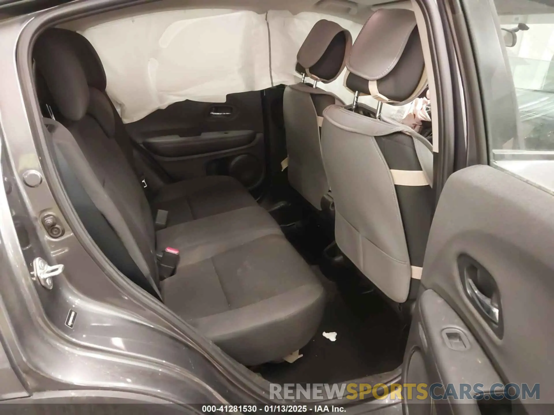 8 Photograph of a damaged car 3CZRU6H35KG709531 HONDA HR-V 2019