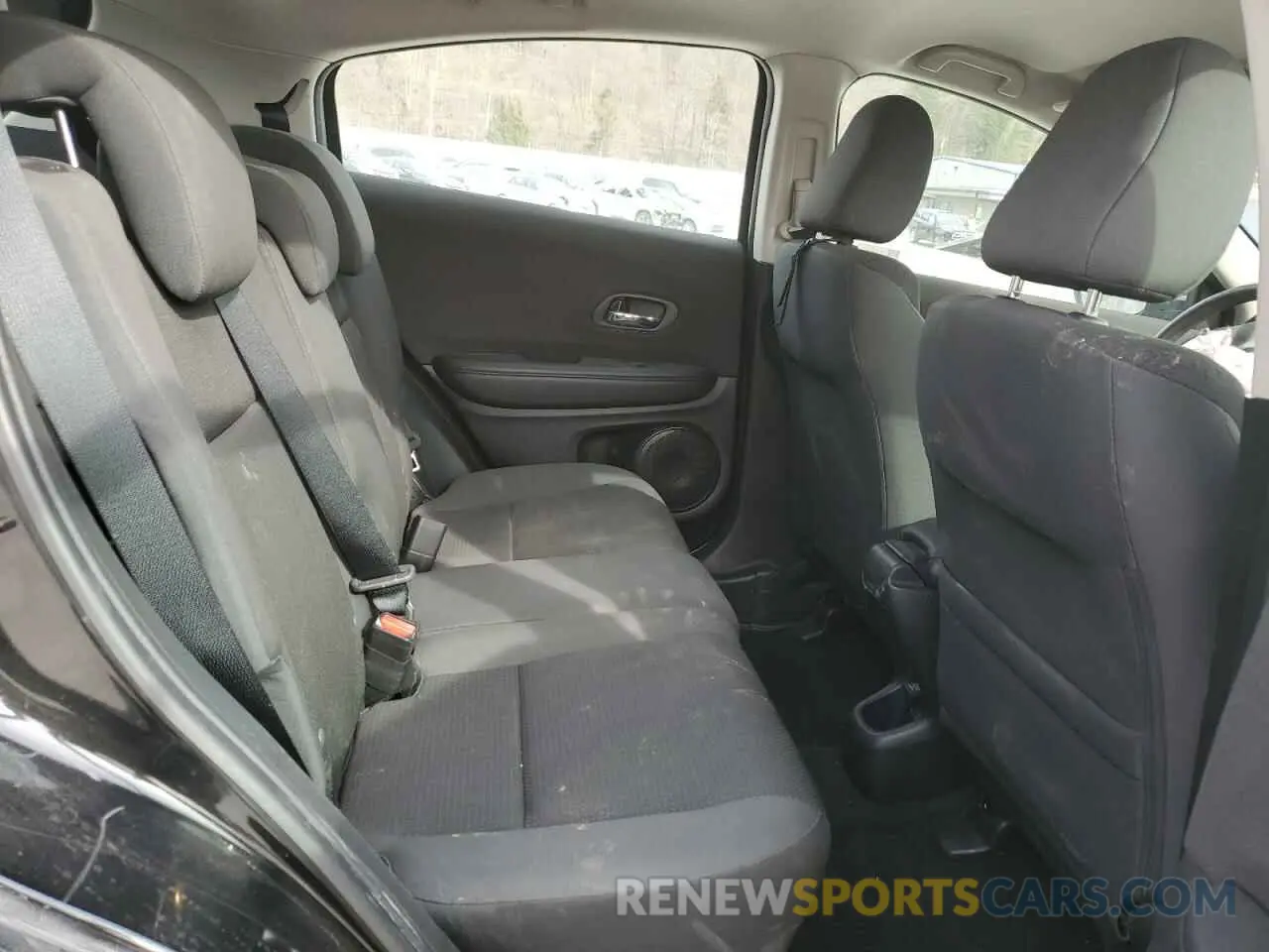 11 Photograph of a damaged car 3CZRU6H35KG727110 HONDA HR-V 2019
