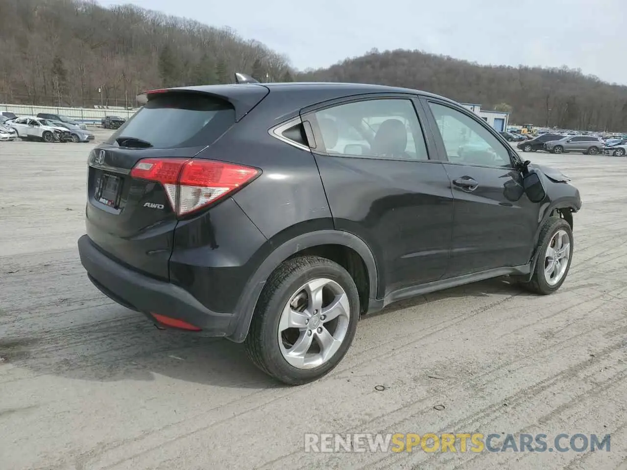 3 Photograph of a damaged car 3CZRU6H35KG727110 HONDA HR-V 2019