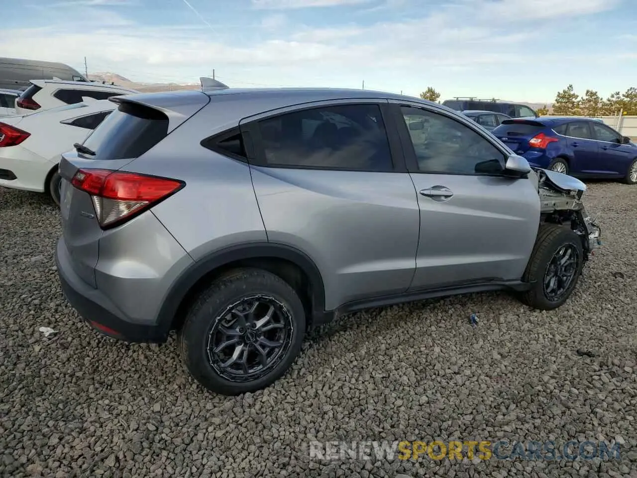 3 Photograph of a damaged car 3CZRU6H36KG703351 HONDA HR-V 2019