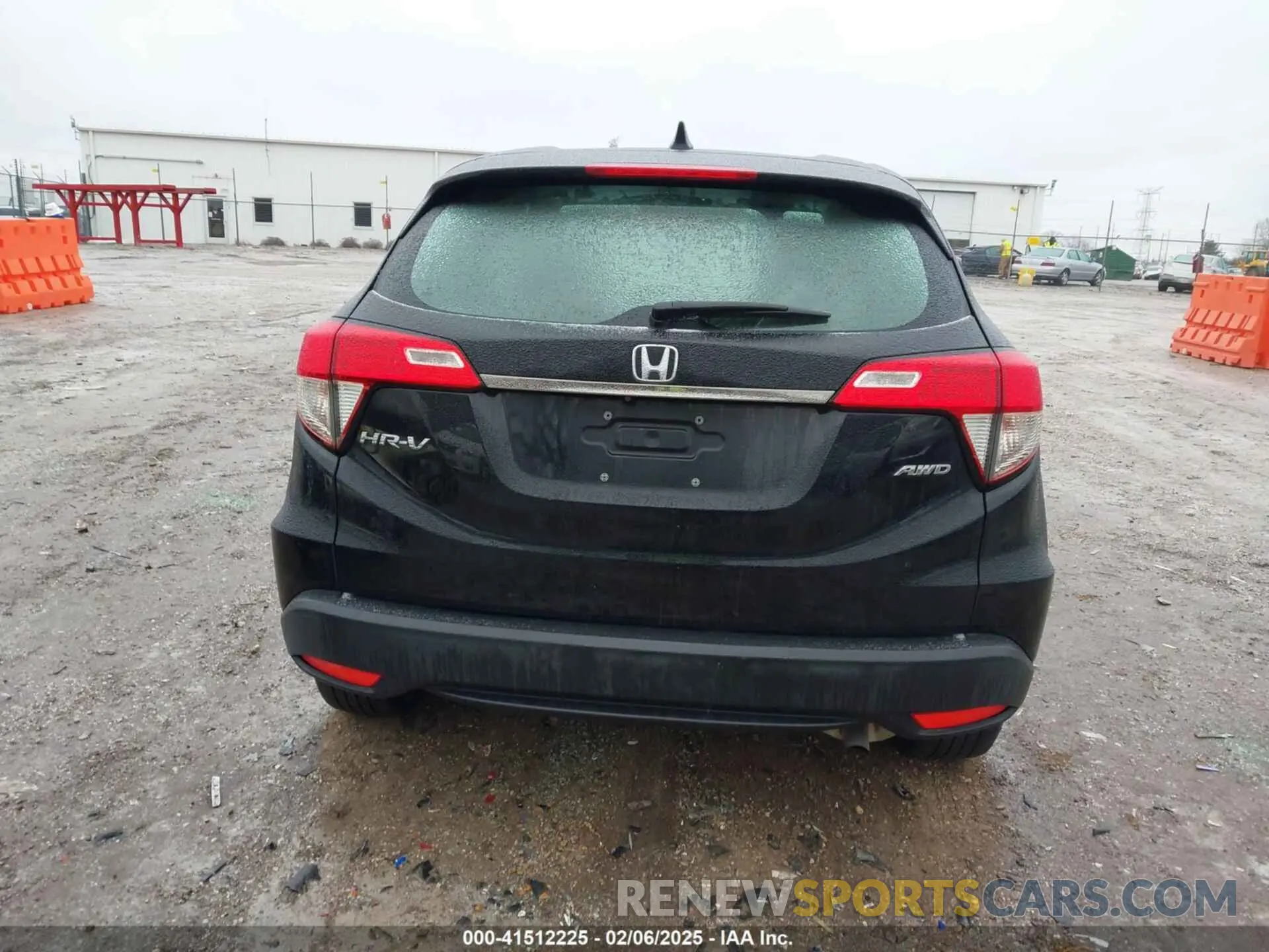 16 Photograph of a damaged car 3CZRU6H36KG718867 HONDA HR-V 2019