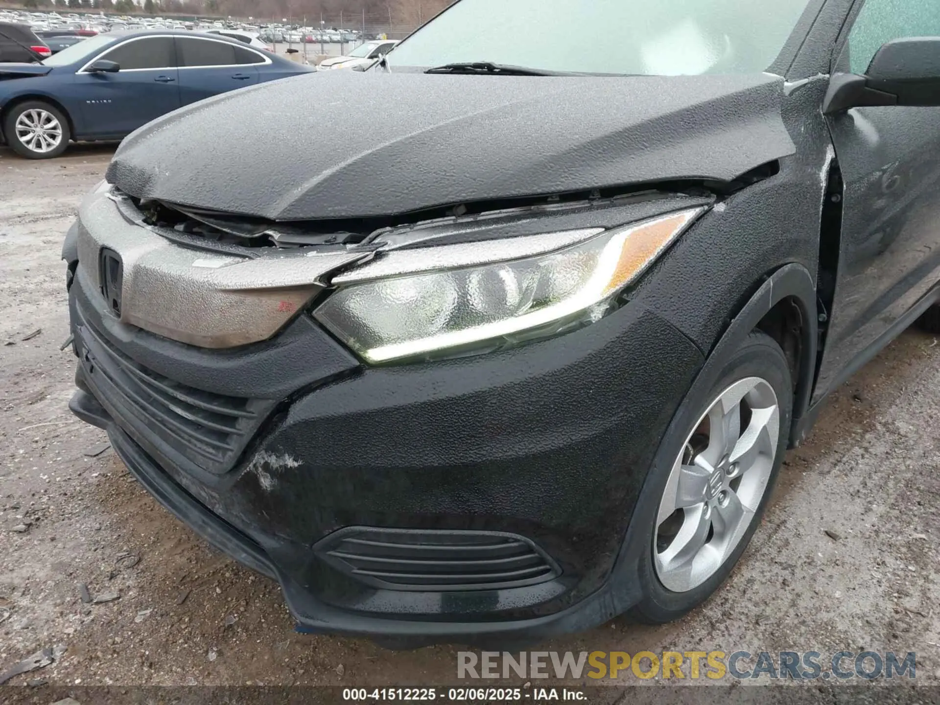 17 Photograph of a damaged car 3CZRU6H36KG718867 HONDA HR-V 2019