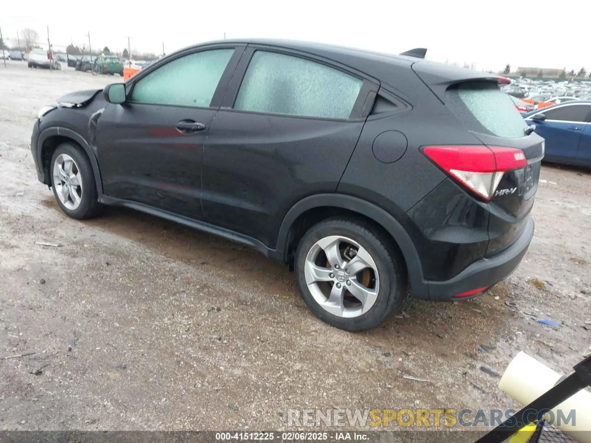 3 Photograph of a damaged car 3CZRU6H36KG718867 HONDA HR-V 2019