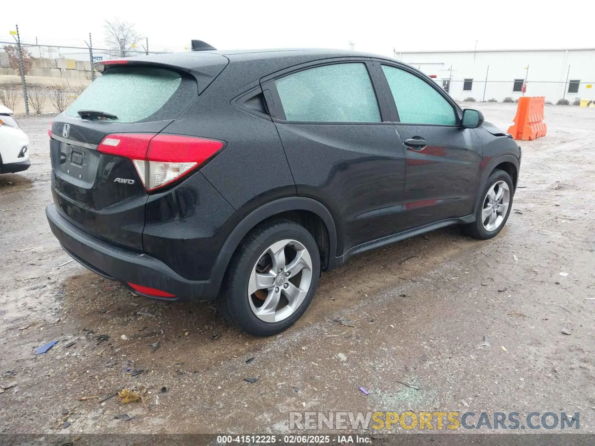 4 Photograph of a damaged car 3CZRU6H36KG718867 HONDA HR-V 2019