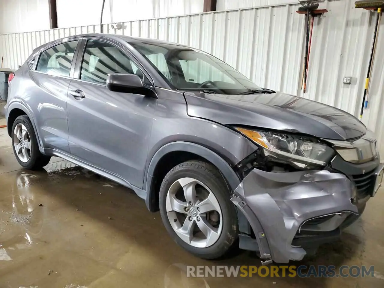 4 Photograph of a damaged car 3CZRU6H36KG720666 HONDA HR-V 2019