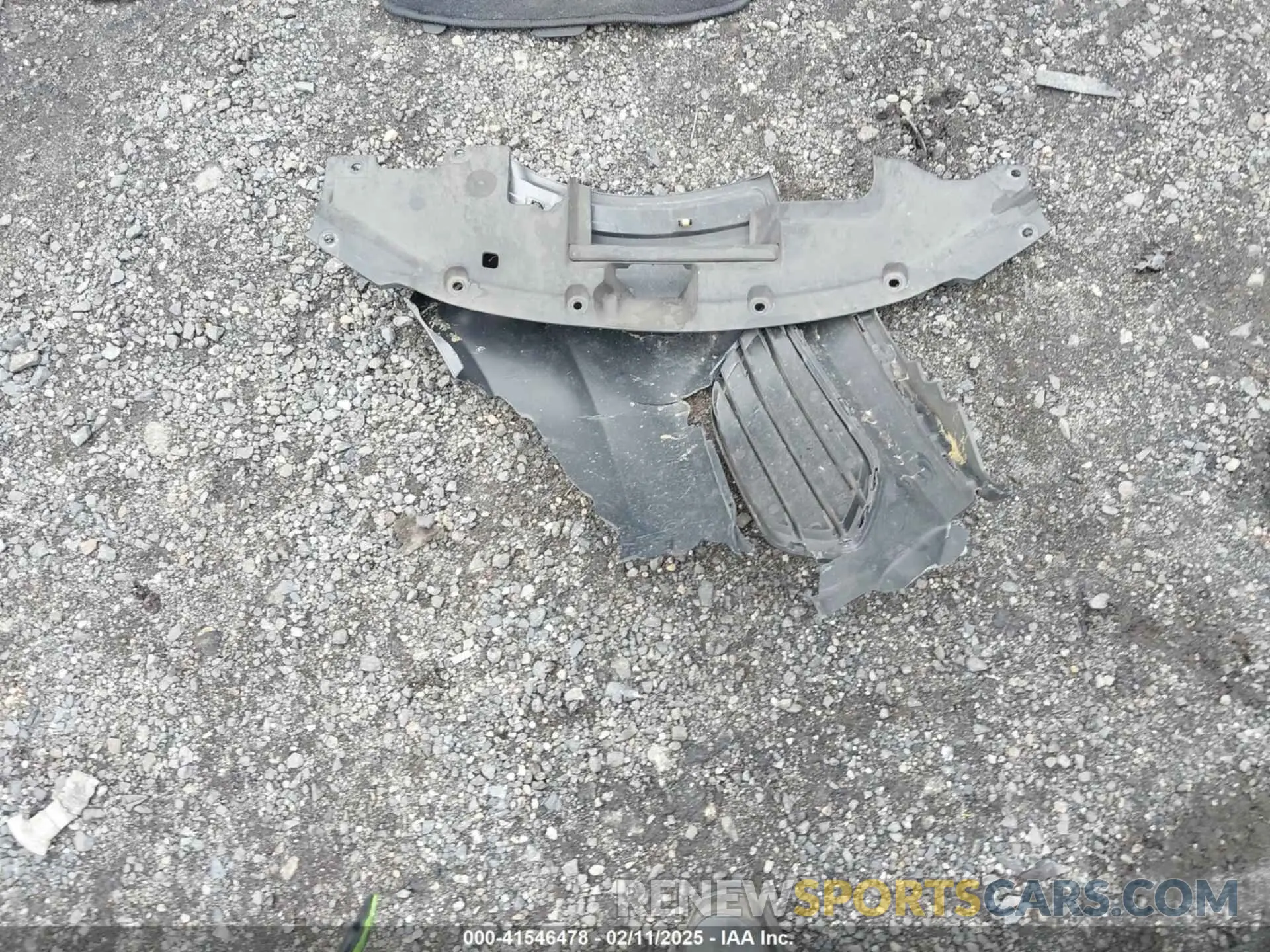 12 Photograph of a damaged car 3CZRU6H36KG729156 HONDA HR-V 2019