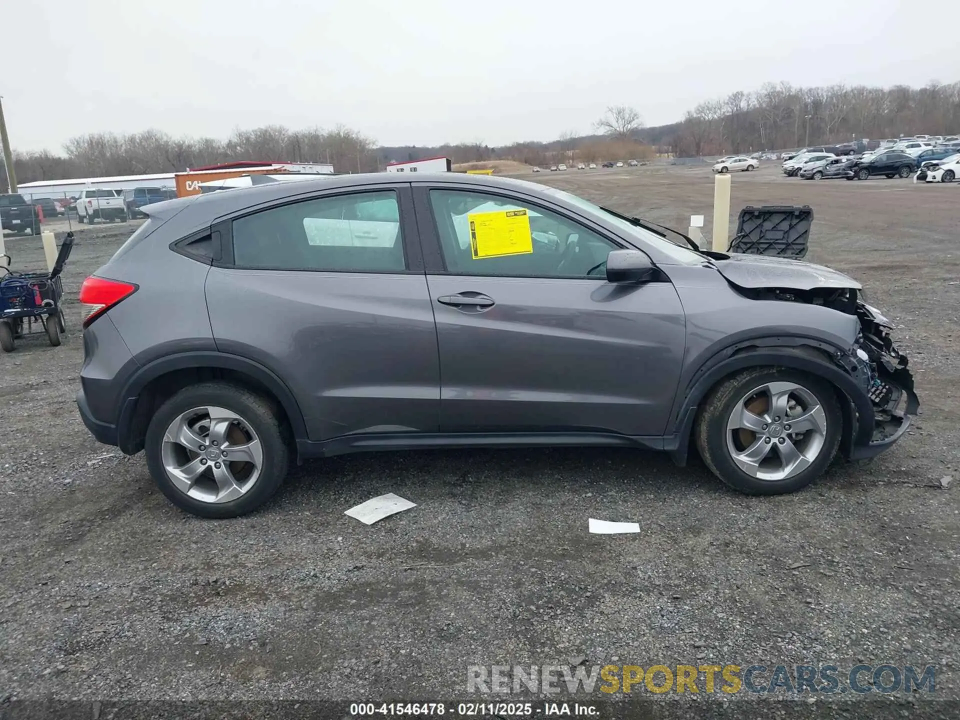 14 Photograph of a damaged car 3CZRU6H36KG729156 HONDA HR-V 2019