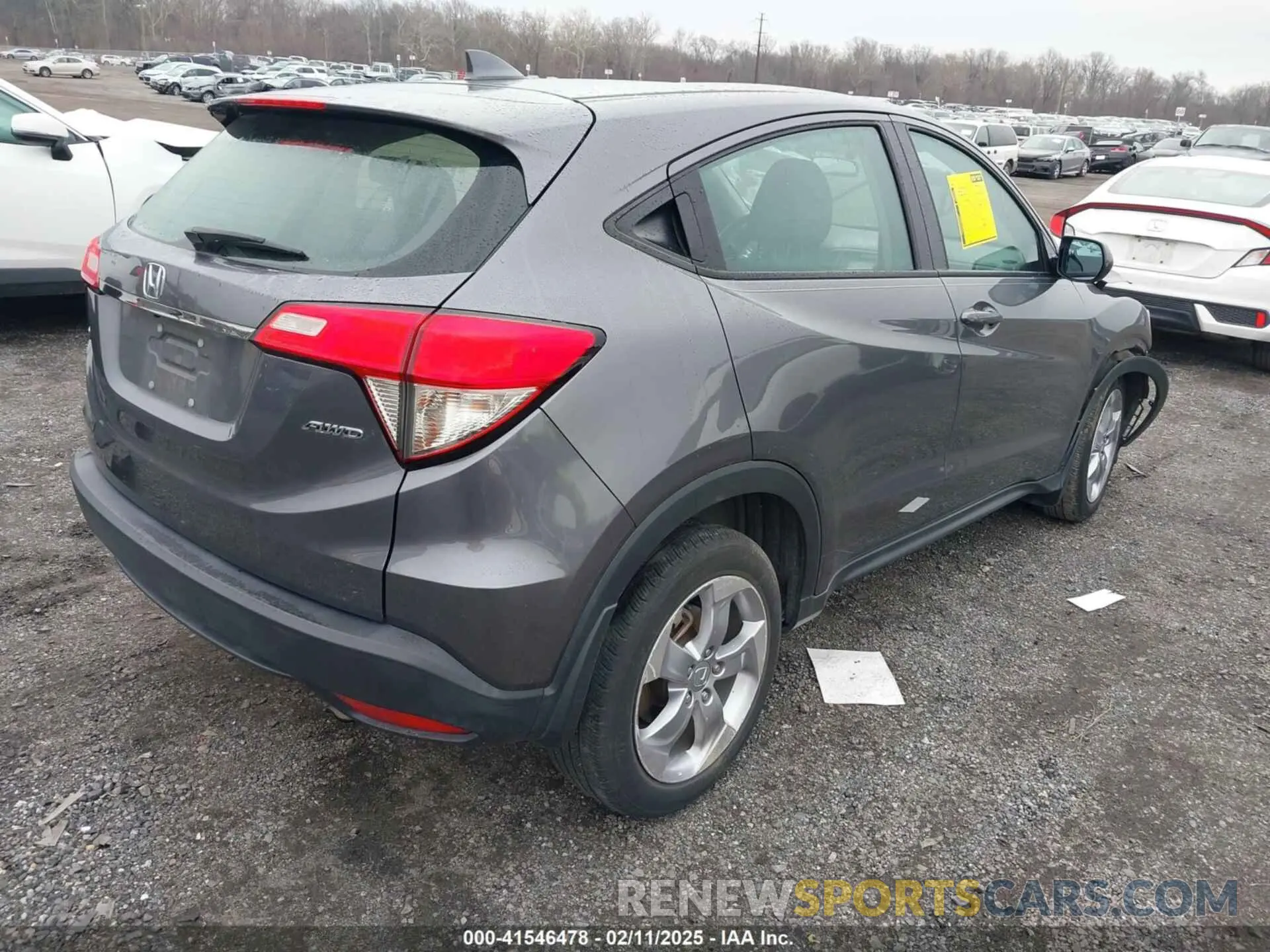 4 Photograph of a damaged car 3CZRU6H36KG729156 HONDA HR-V 2019
