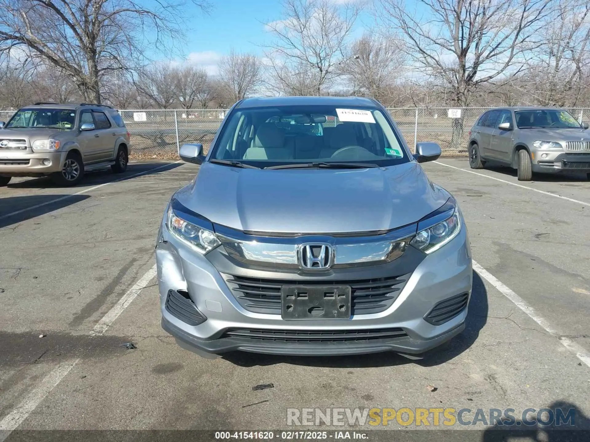 12 Photograph of a damaged car 3CZRU6H37KG705075 HONDA HR-V 2019
