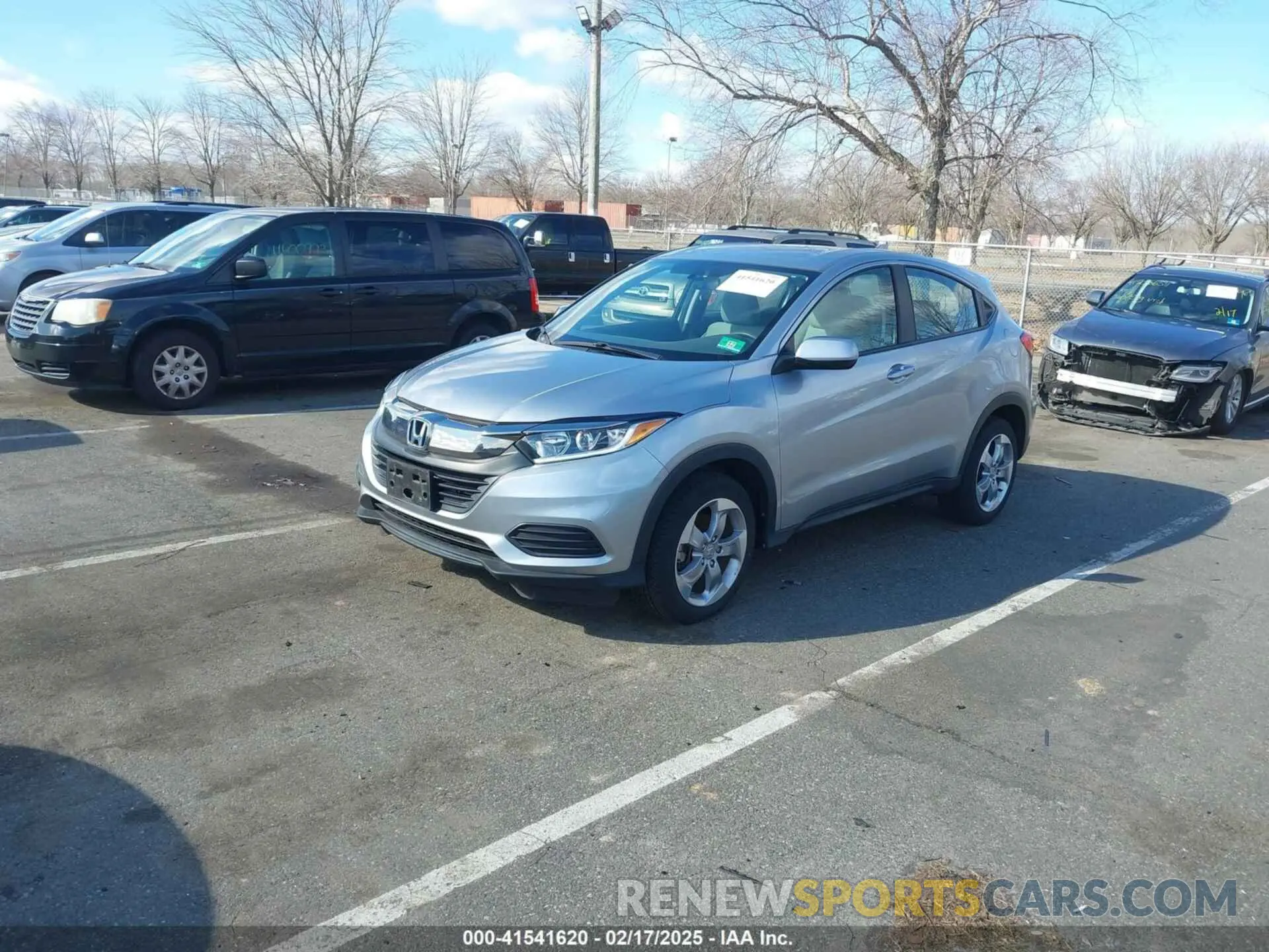 2 Photograph of a damaged car 3CZRU6H37KG705075 HONDA HR-V 2019