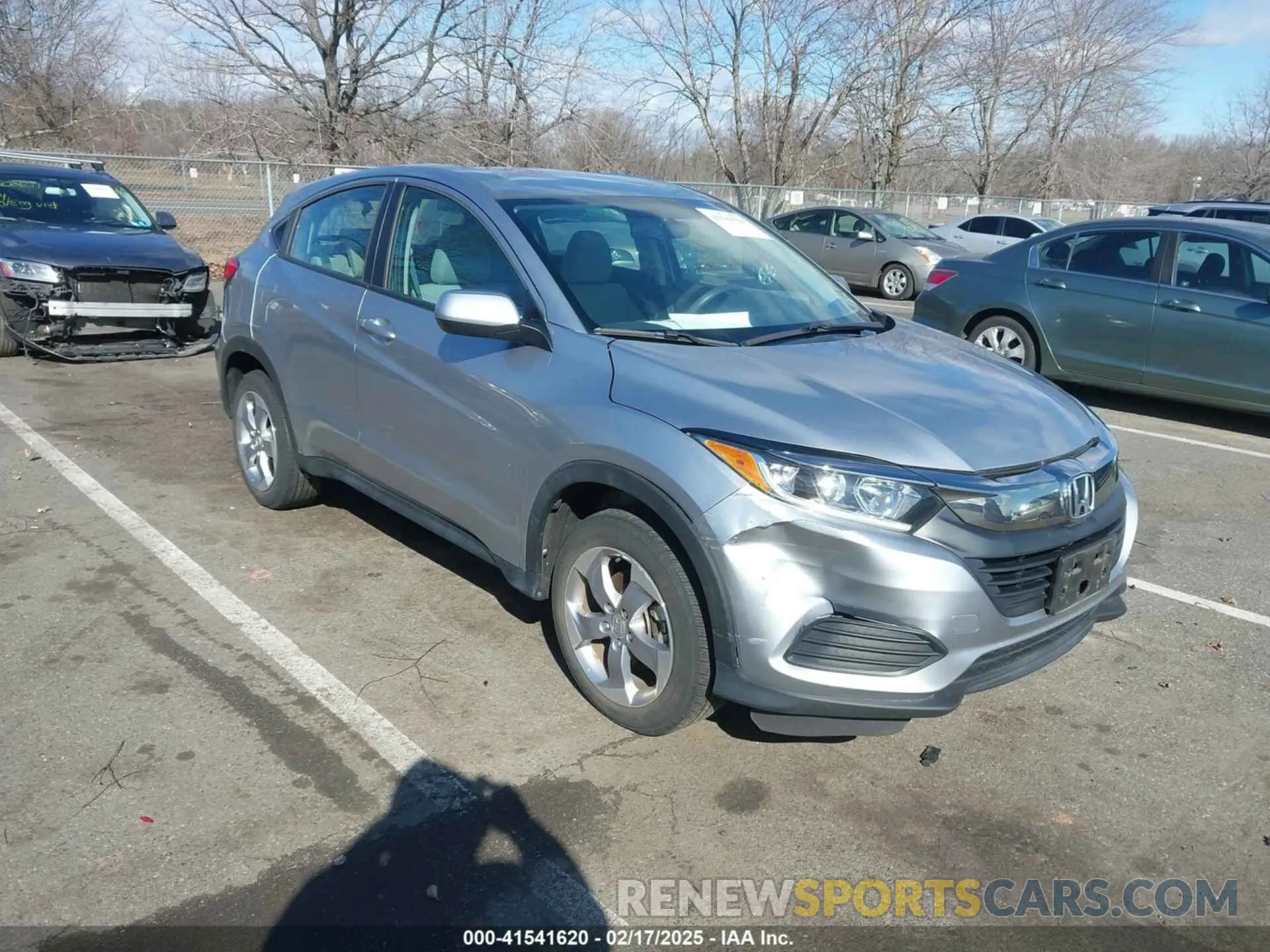 6 Photograph of a damaged car 3CZRU6H37KG705075 HONDA HR-V 2019