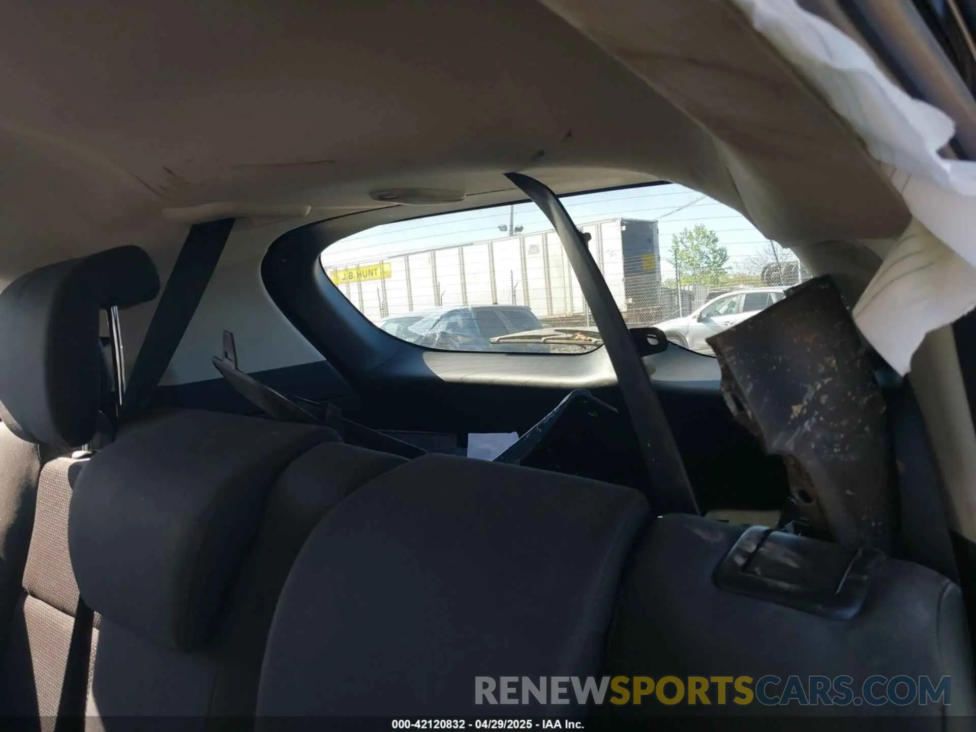 12 Photograph of a damaged car 3CZRU6H37KG720353 HONDA HR-V 2019