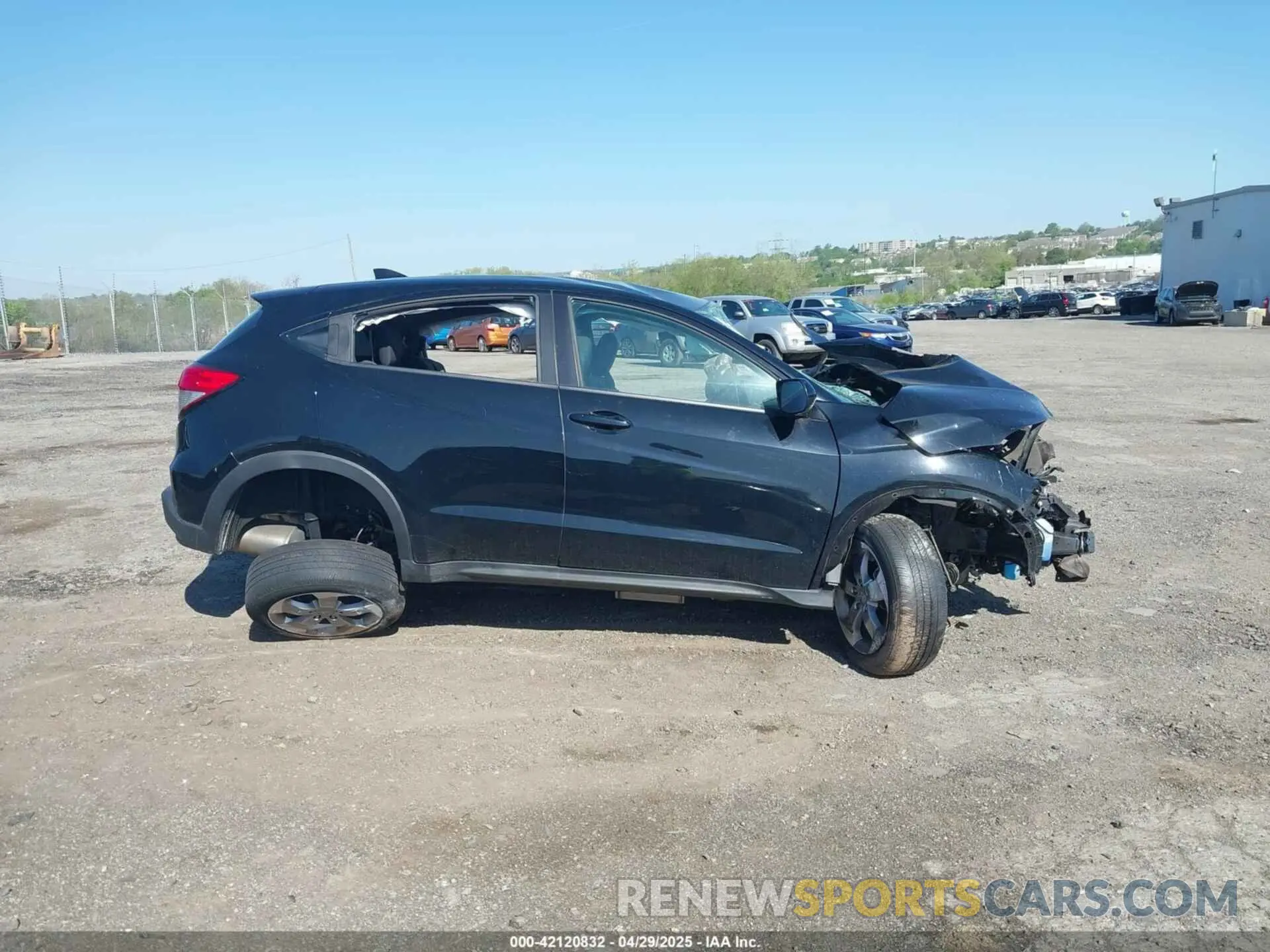 14 Photograph of a damaged car 3CZRU6H37KG720353 HONDA HR-V 2019