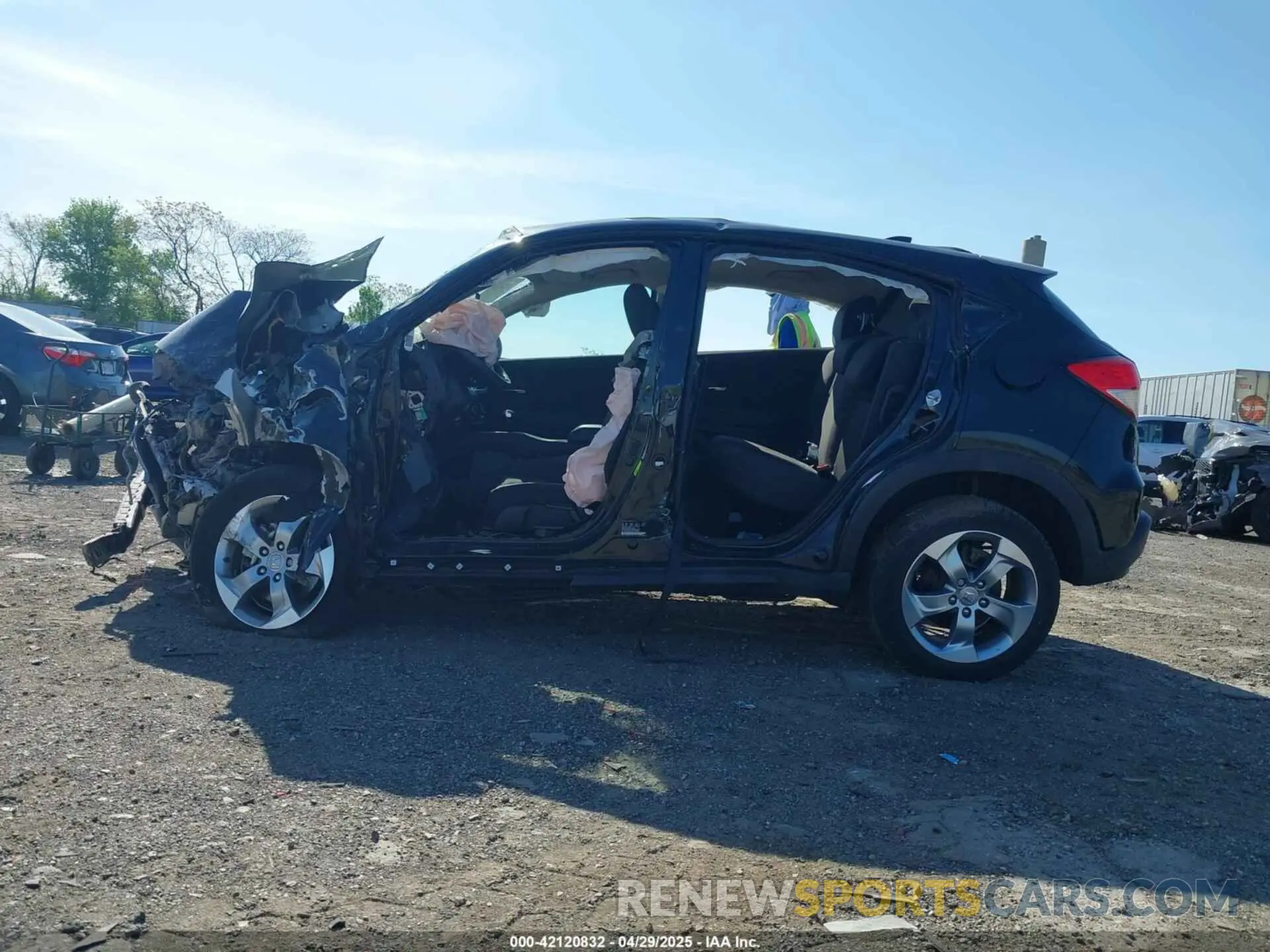 15 Photograph of a damaged car 3CZRU6H37KG720353 HONDA HR-V 2019