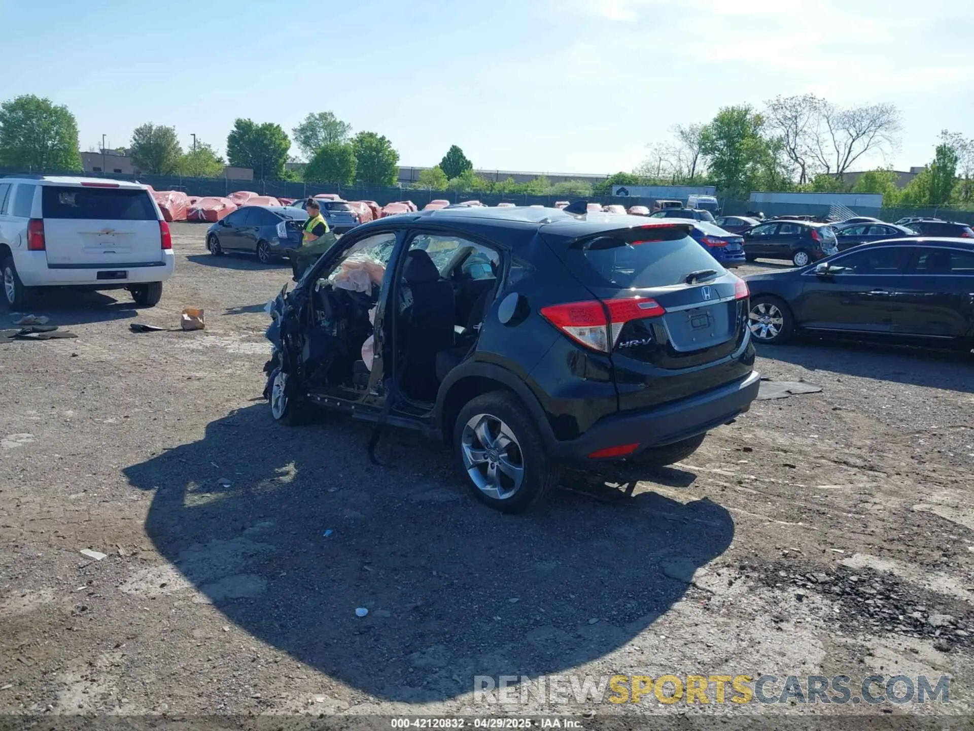 3 Photograph of a damaged car 3CZRU6H37KG720353 HONDA HR-V 2019
