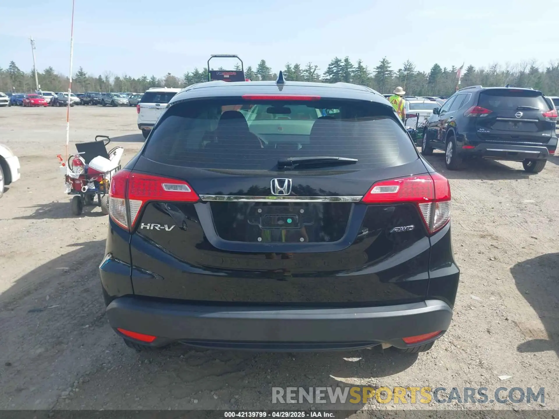 16 Photograph of a damaged car 3CZRU6H37KG726234 HONDA HR-V 2019