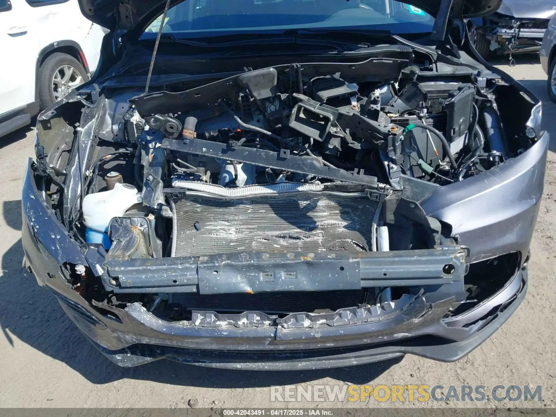 18 Photograph of a damaged car 3CZRU6H38KG707210 HONDA HR-V 2019