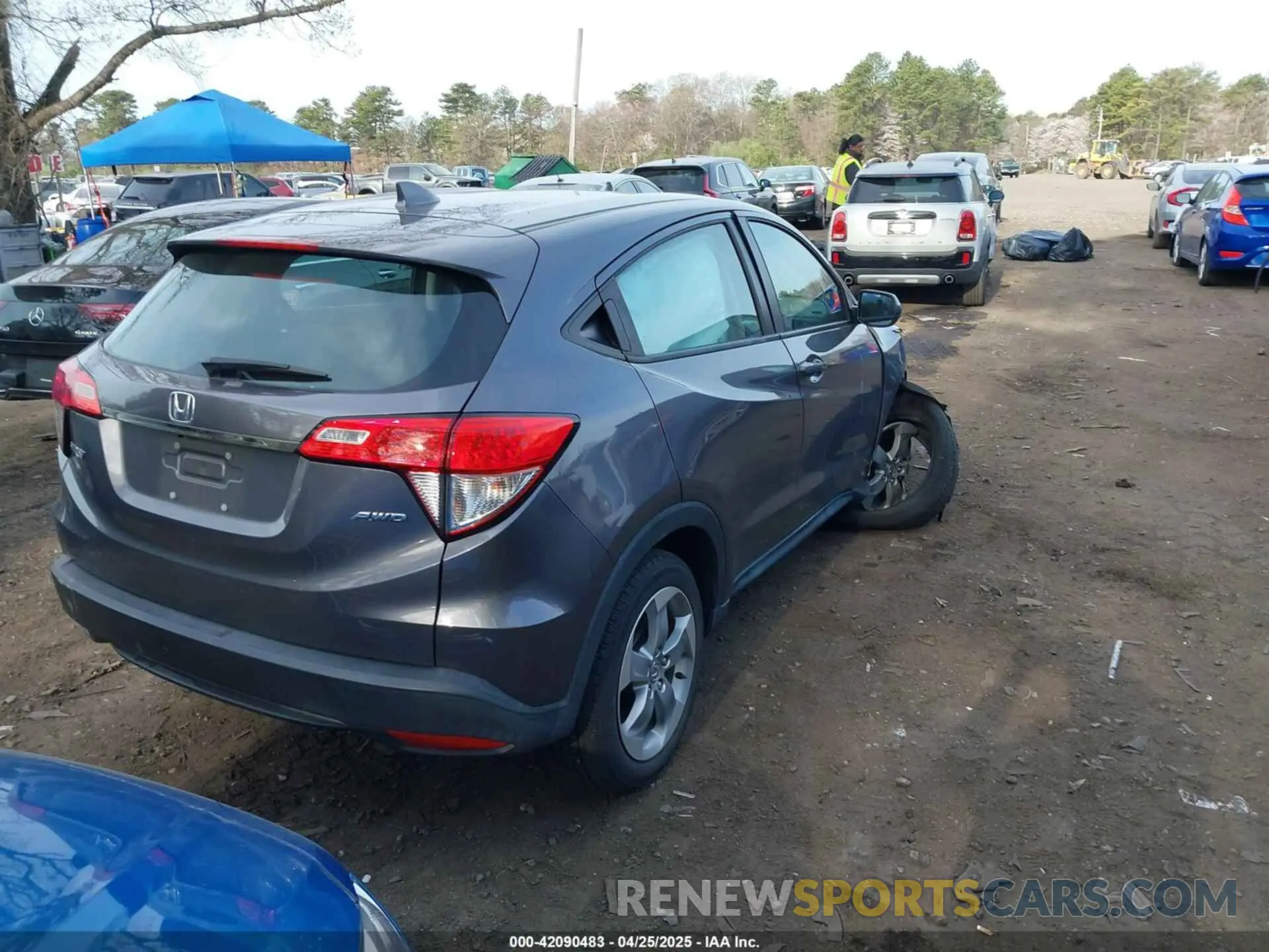 4 Photograph of a damaged car 3CZRU6H38KG709278 HONDA HR-V 2019