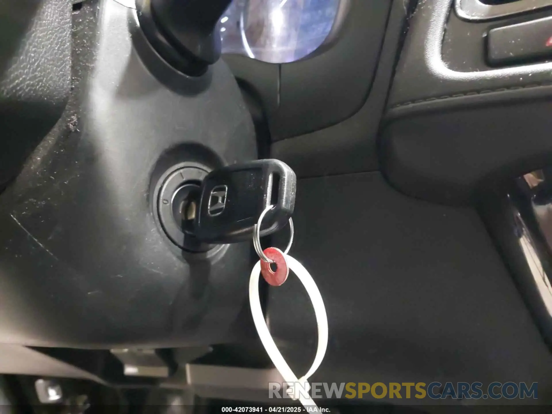 11 Photograph of a damaged car 3CZRU6H38KG713332 HONDA HR-V 2019