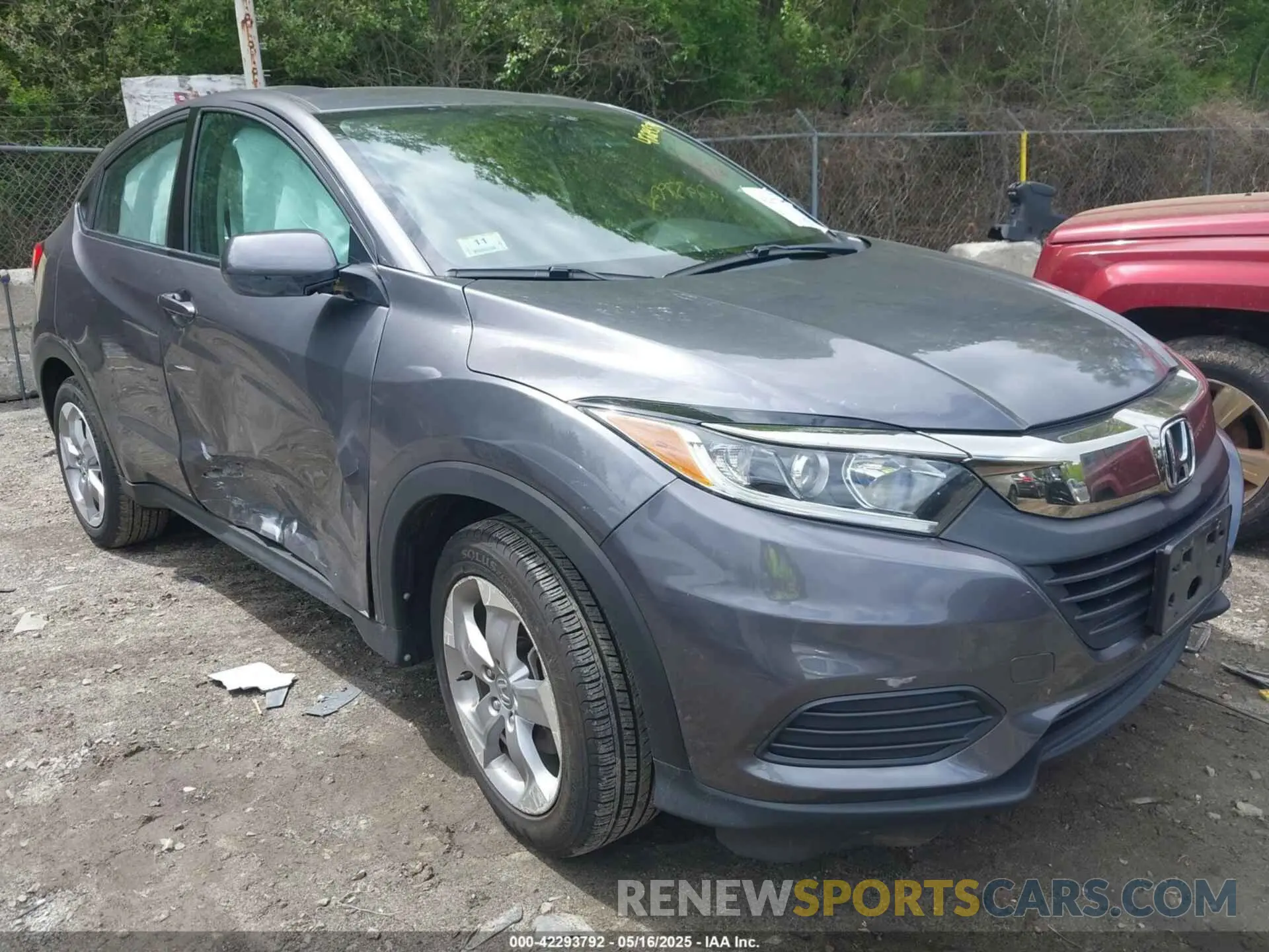 1 Photograph of a damaged car 3CZRU6H38KG716585 HONDA HR-V 2019