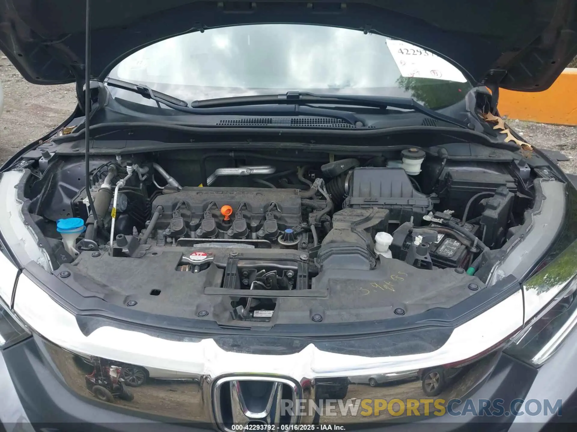 10 Photograph of a damaged car 3CZRU6H38KG716585 HONDA HR-V 2019